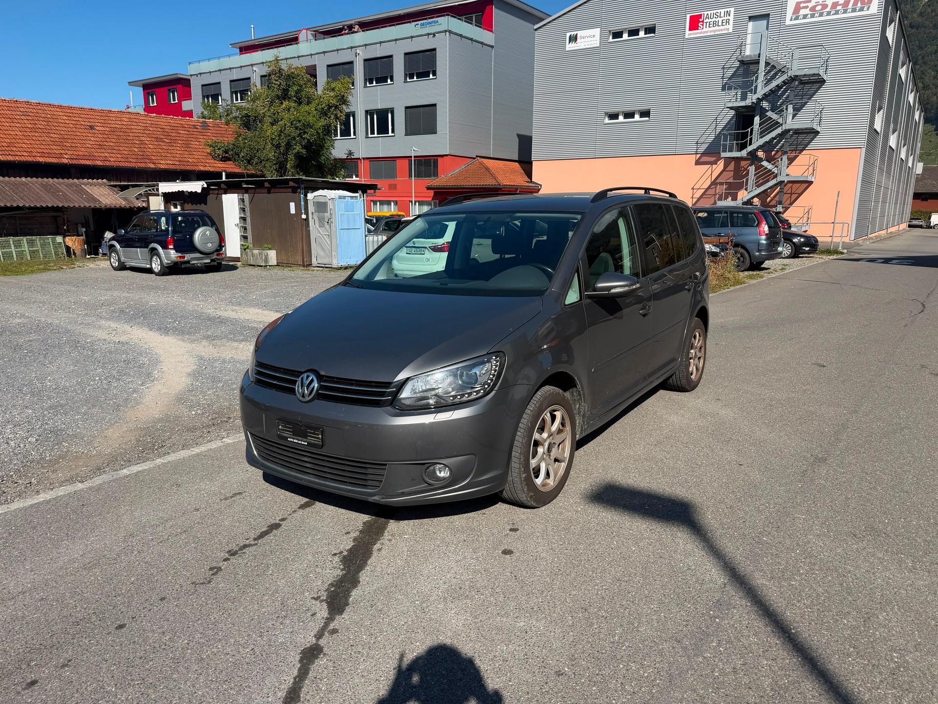 VW Touran 2.0 TDI BlueMotion Technology Design DSG-showroom-element-1