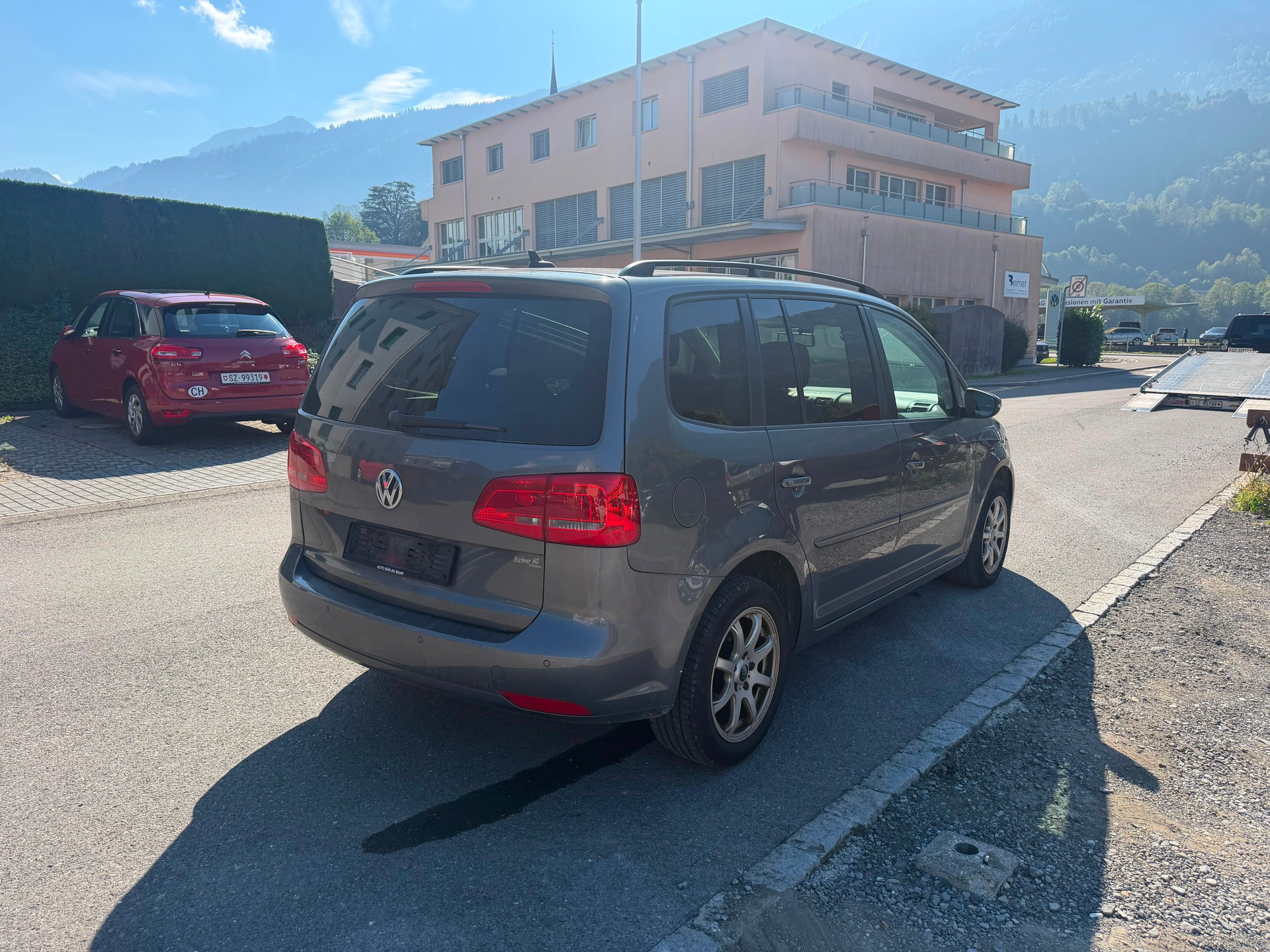 VW Touran 2.0 TDI BlueMotion Technology Design DSG-showroom-element-3