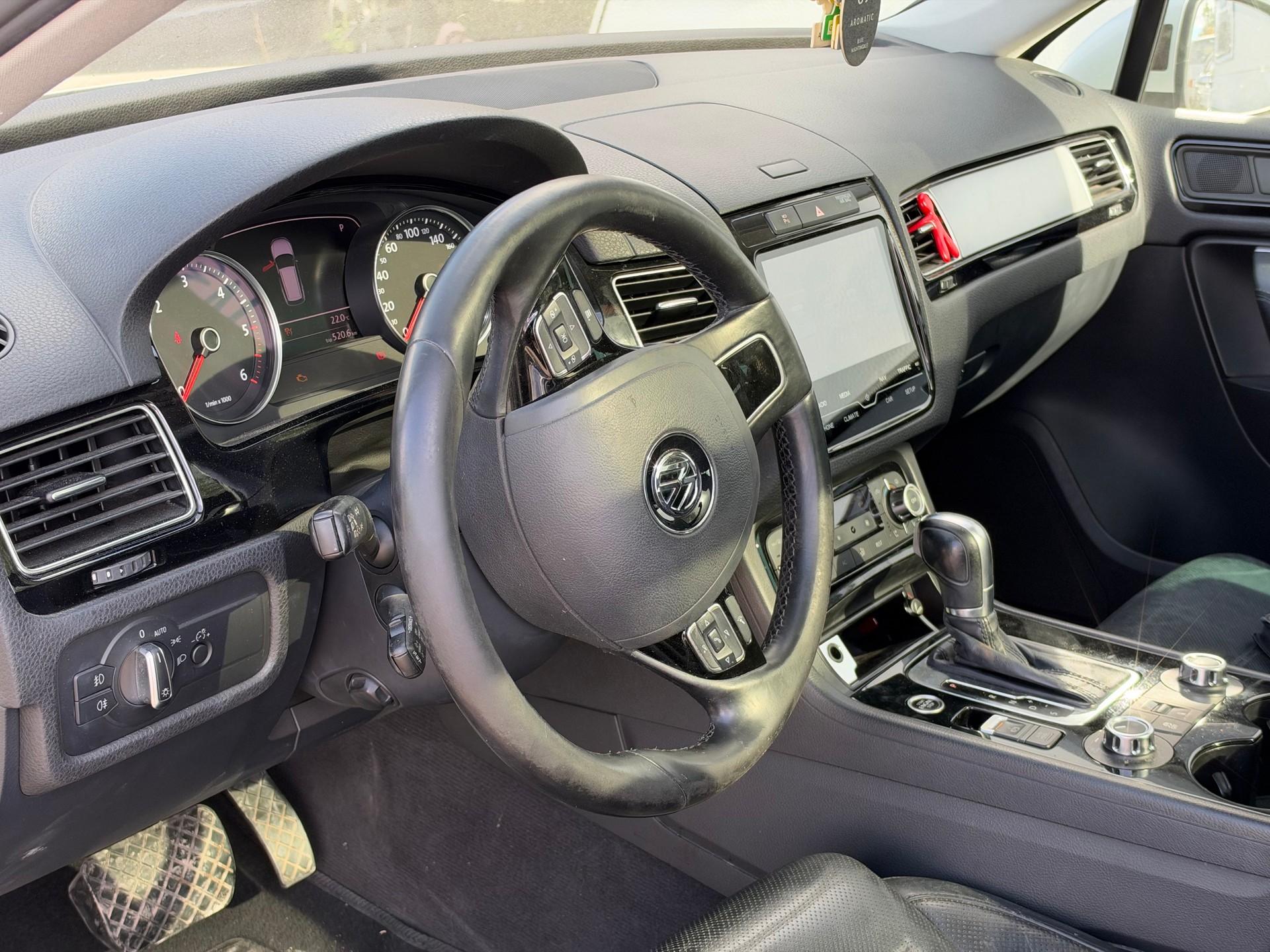 VW Touareg 3.0 TDI BlueMotion Technology Tiptronic-image-9