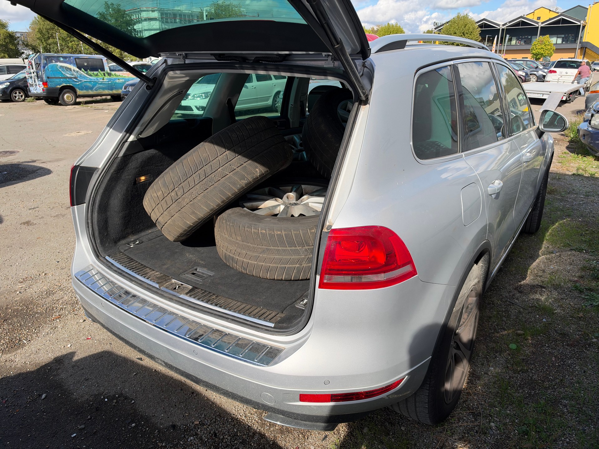 VW Touareg 3.0 TDI BlueMotion Technology Tiptronic-image-16