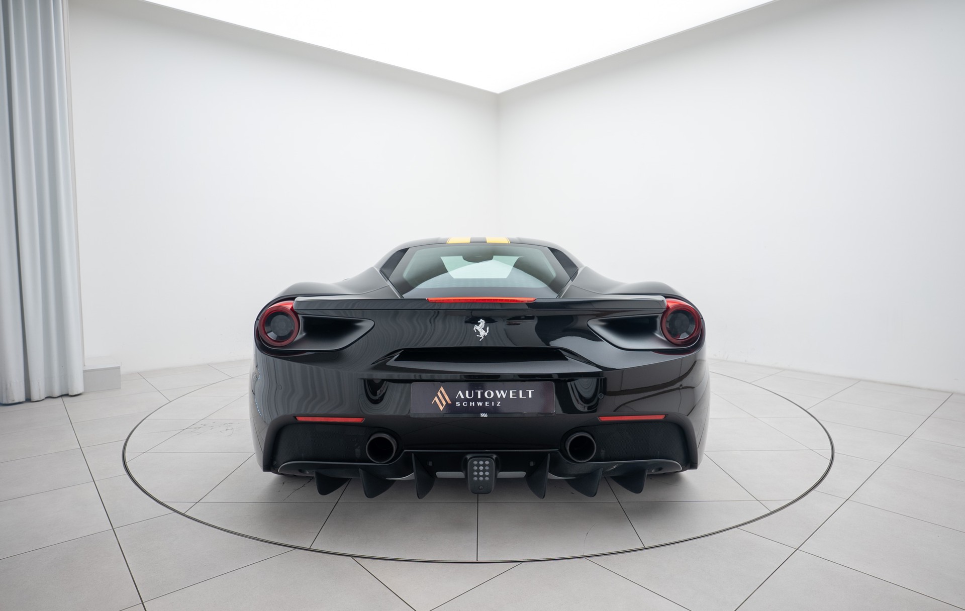 FERRARI 488 GTB 3.9 V8-showroom-element-3