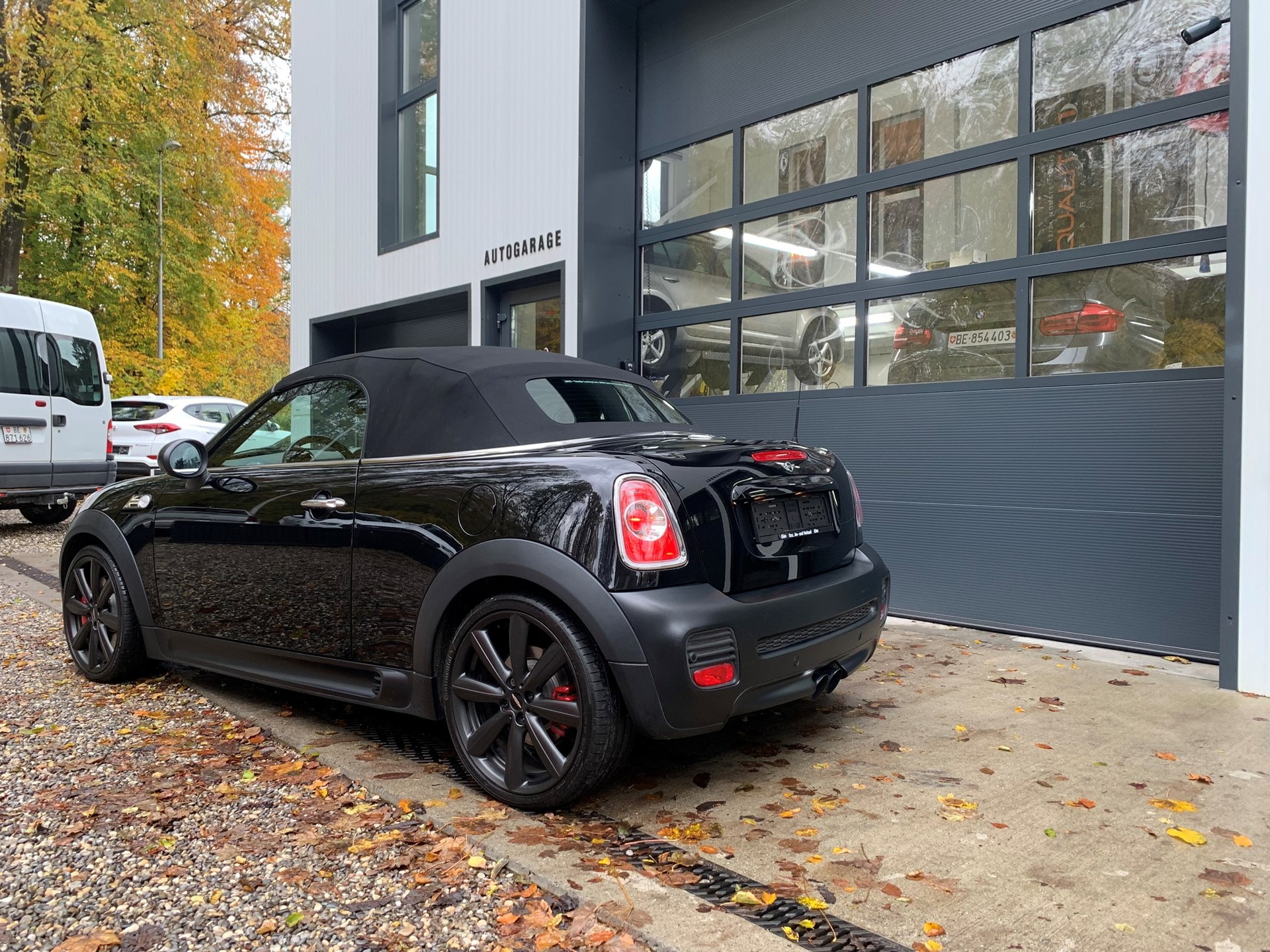 MINI Cooper John Cooper Works Roadster-image-4