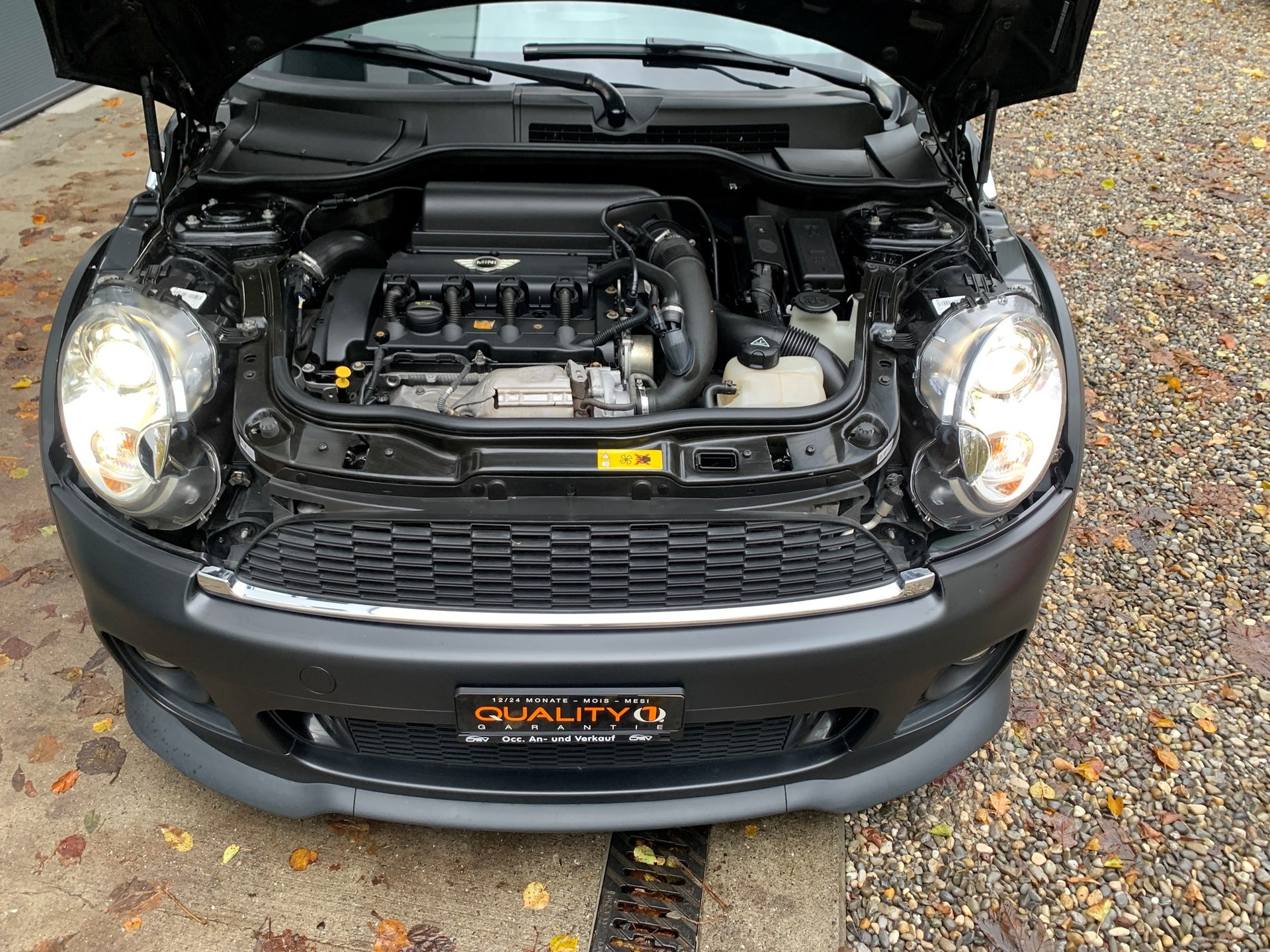 MINI Cooper John Cooper Works Roadster-image-9