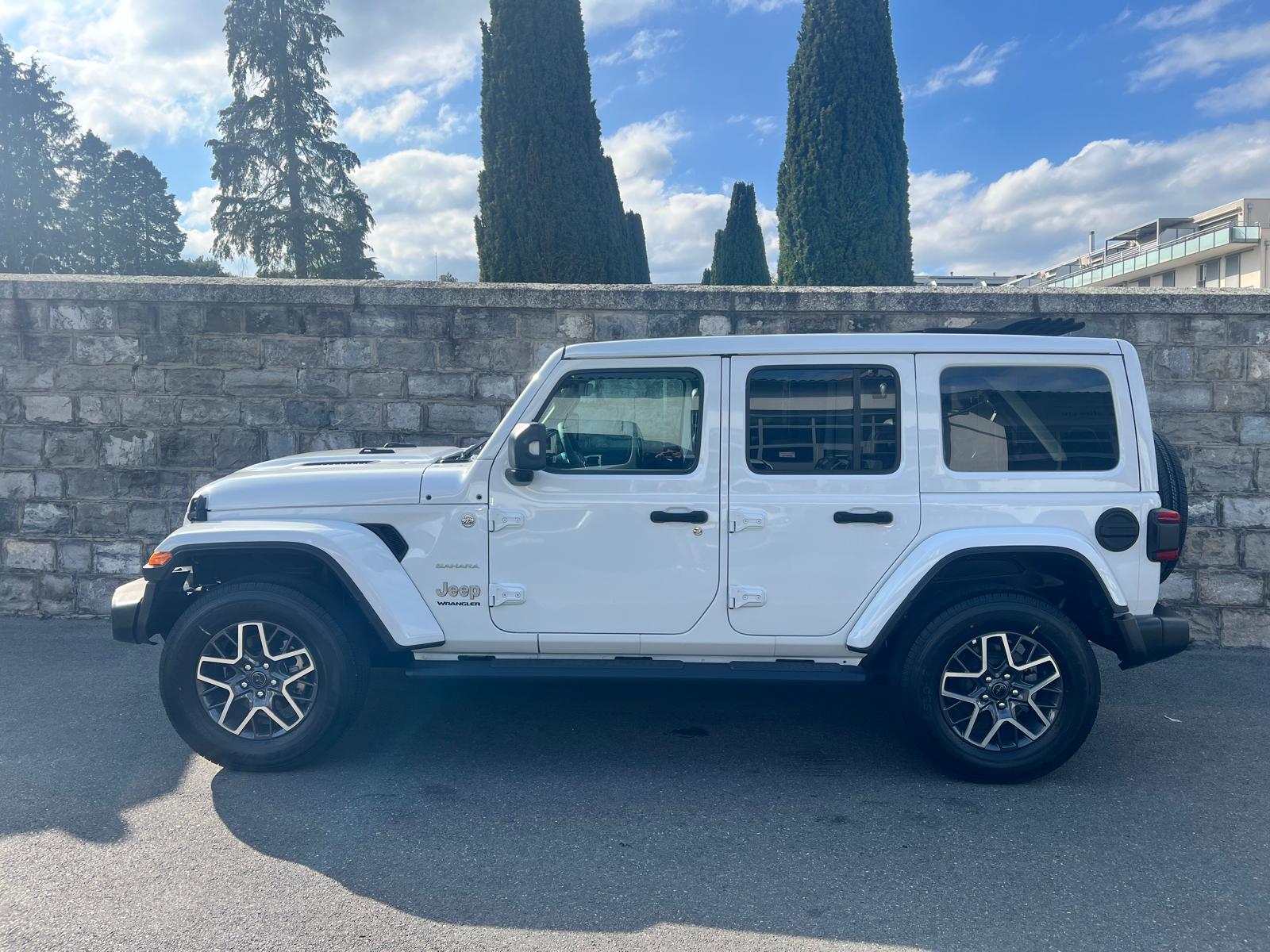 JEEP Wrangler 2.0 Unlimited Sahara Soft Top Automatic-image-5