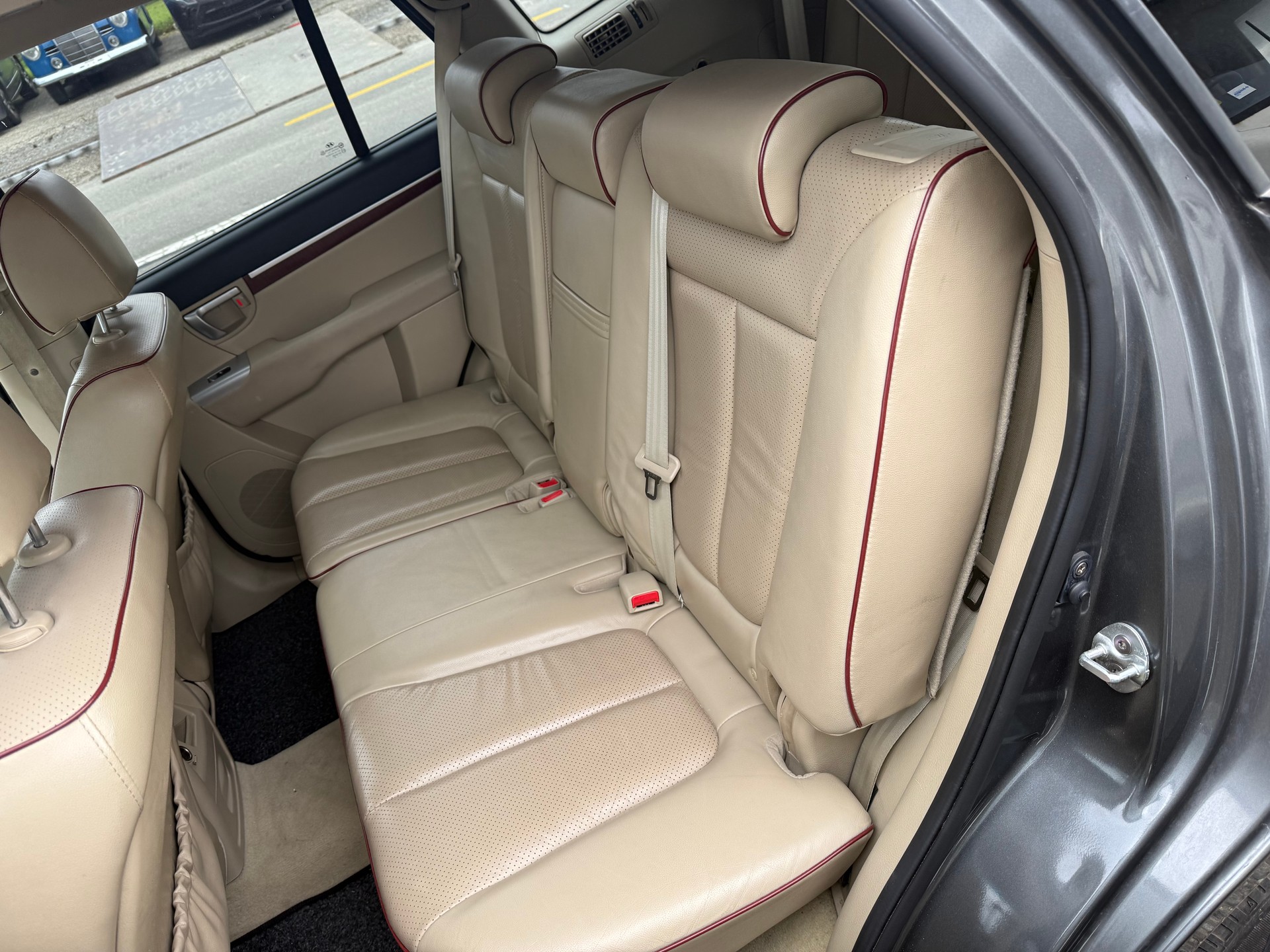HYUNDAI Santa Fe 2.2 CRDi Premium 4WD Automatic-image-9