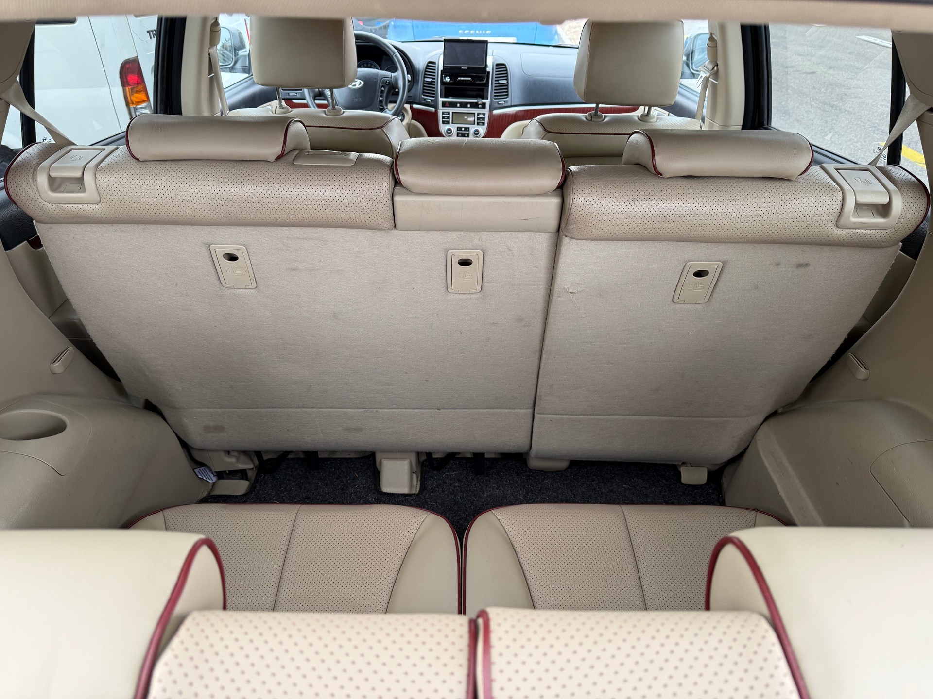 HYUNDAI Santa Fe 2.2 CRDi Premium 4WD Automatic-image-12