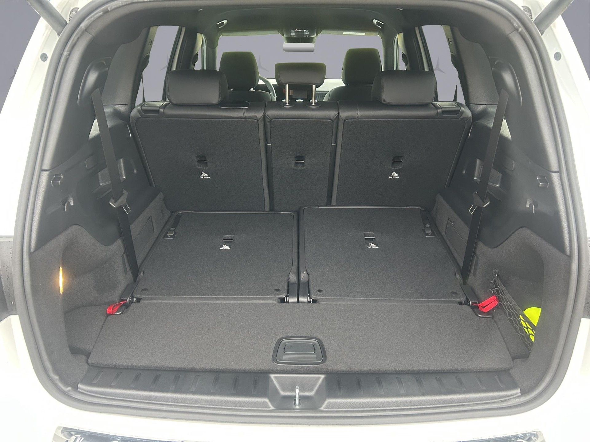 MERCEDES-BENZ GLB 250 Progressive 4matic-image-18