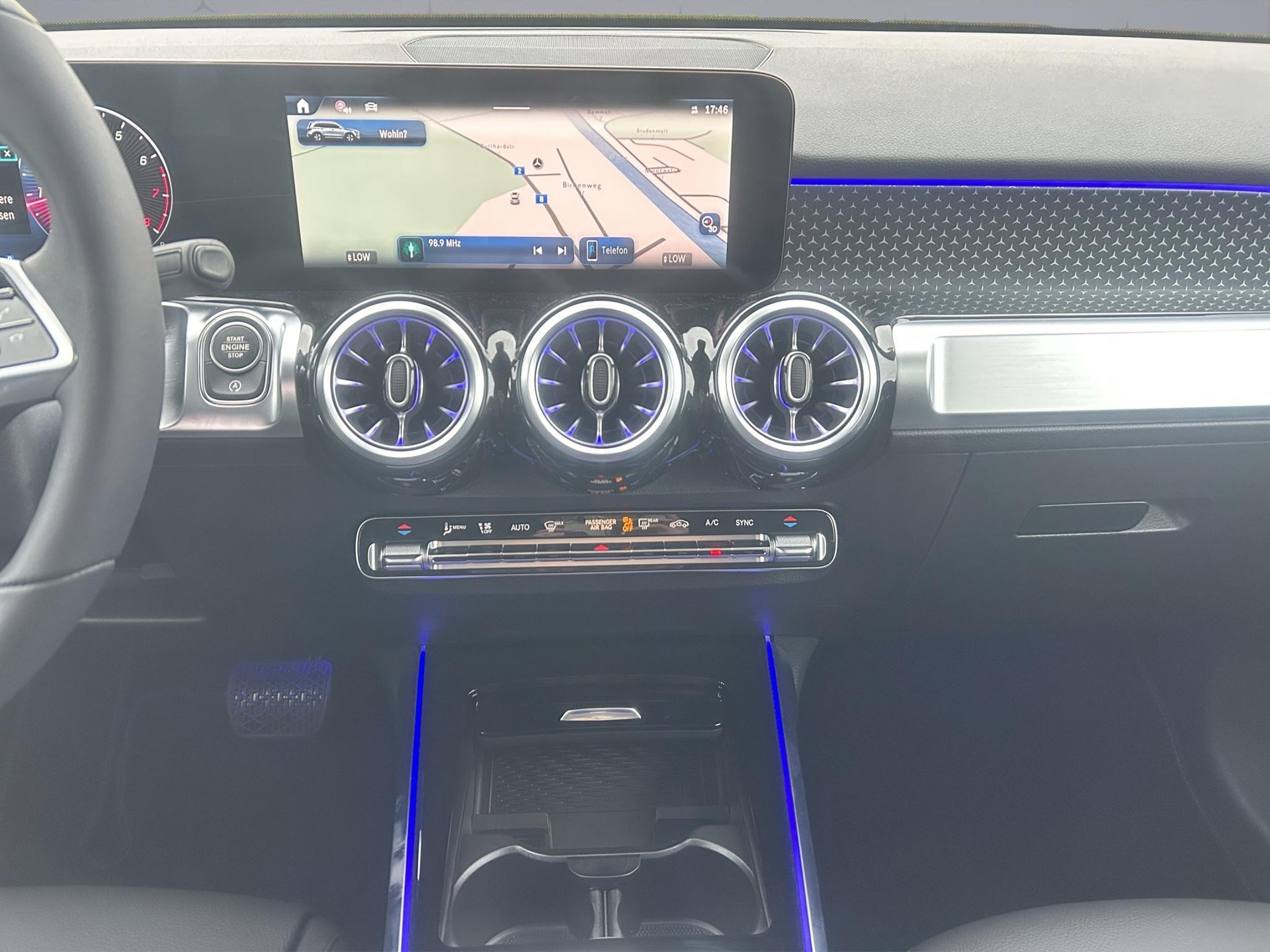 MERCEDES-BENZ GLB 250 Progressive 4matic-image-13