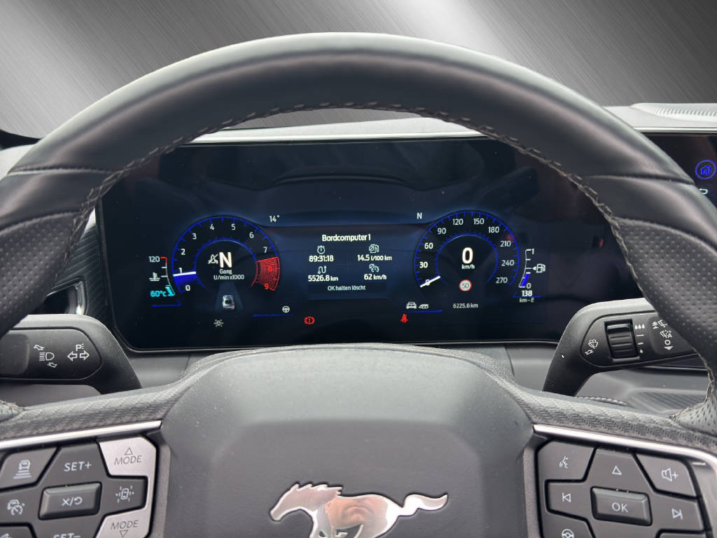 FORD Mustang Convertible 5.0 V8 GT-image-12