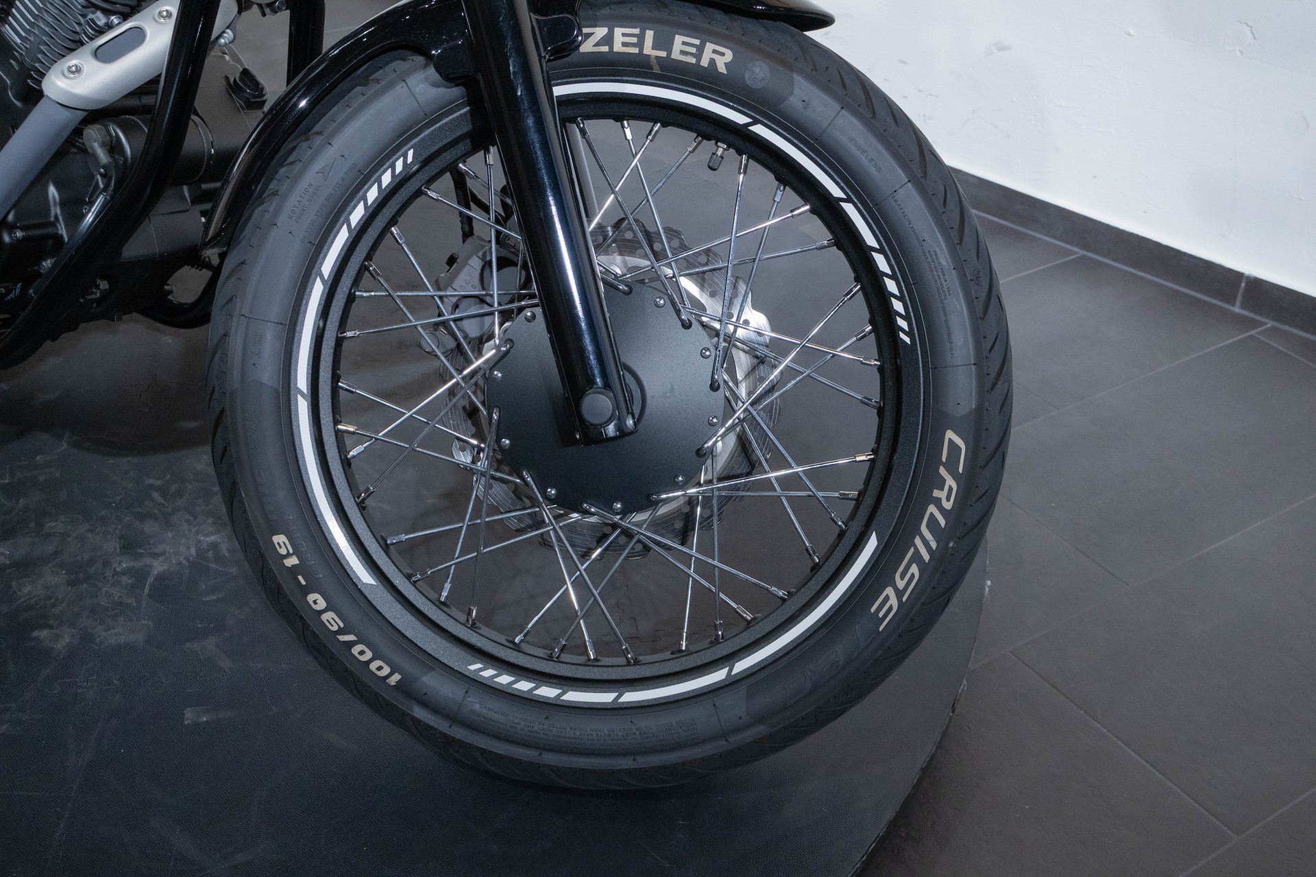 YAMAHA XV 950-image-13