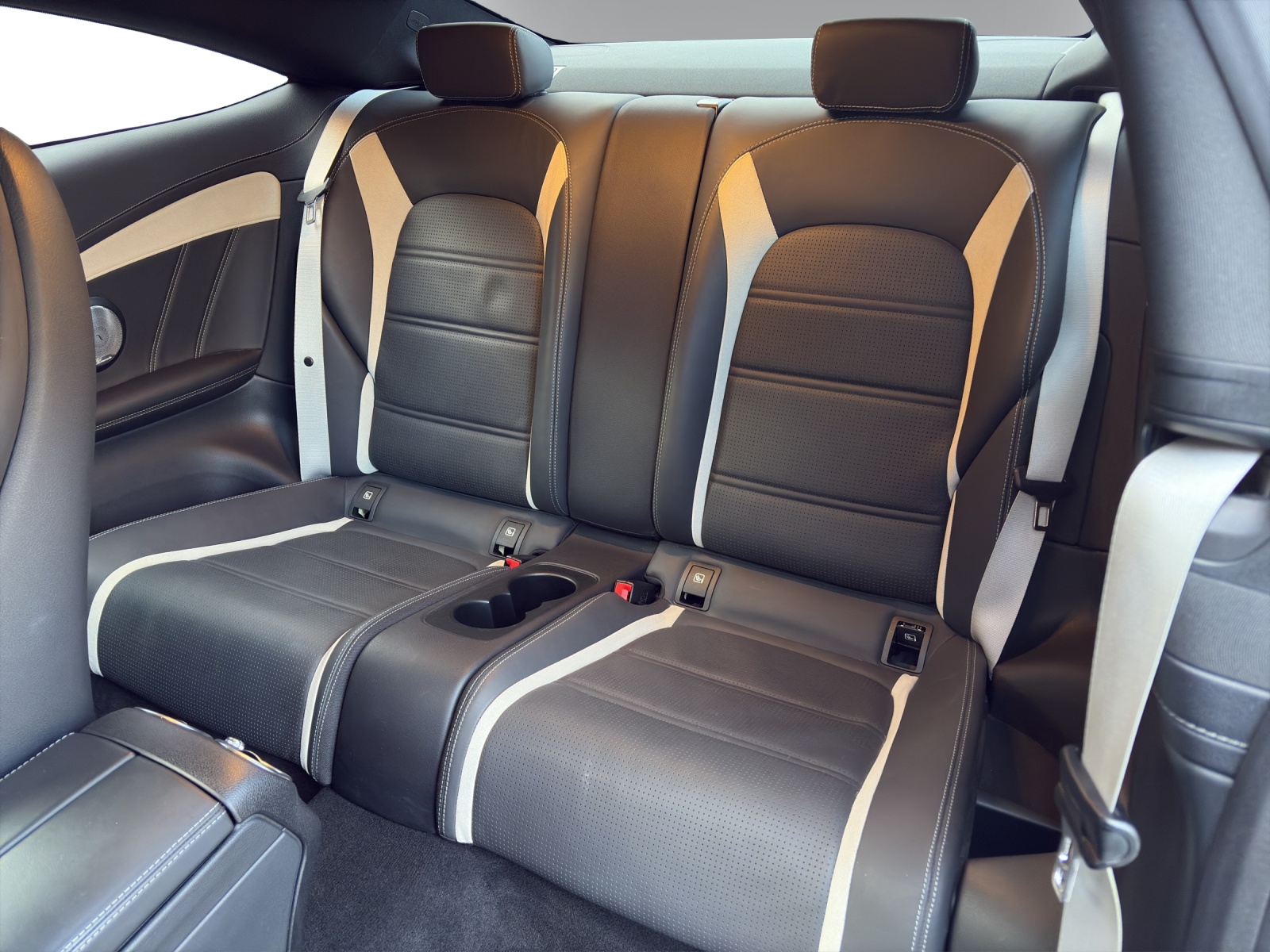 MERCEDES-BENZ C 63 S AMG 9G-tronic-image-10