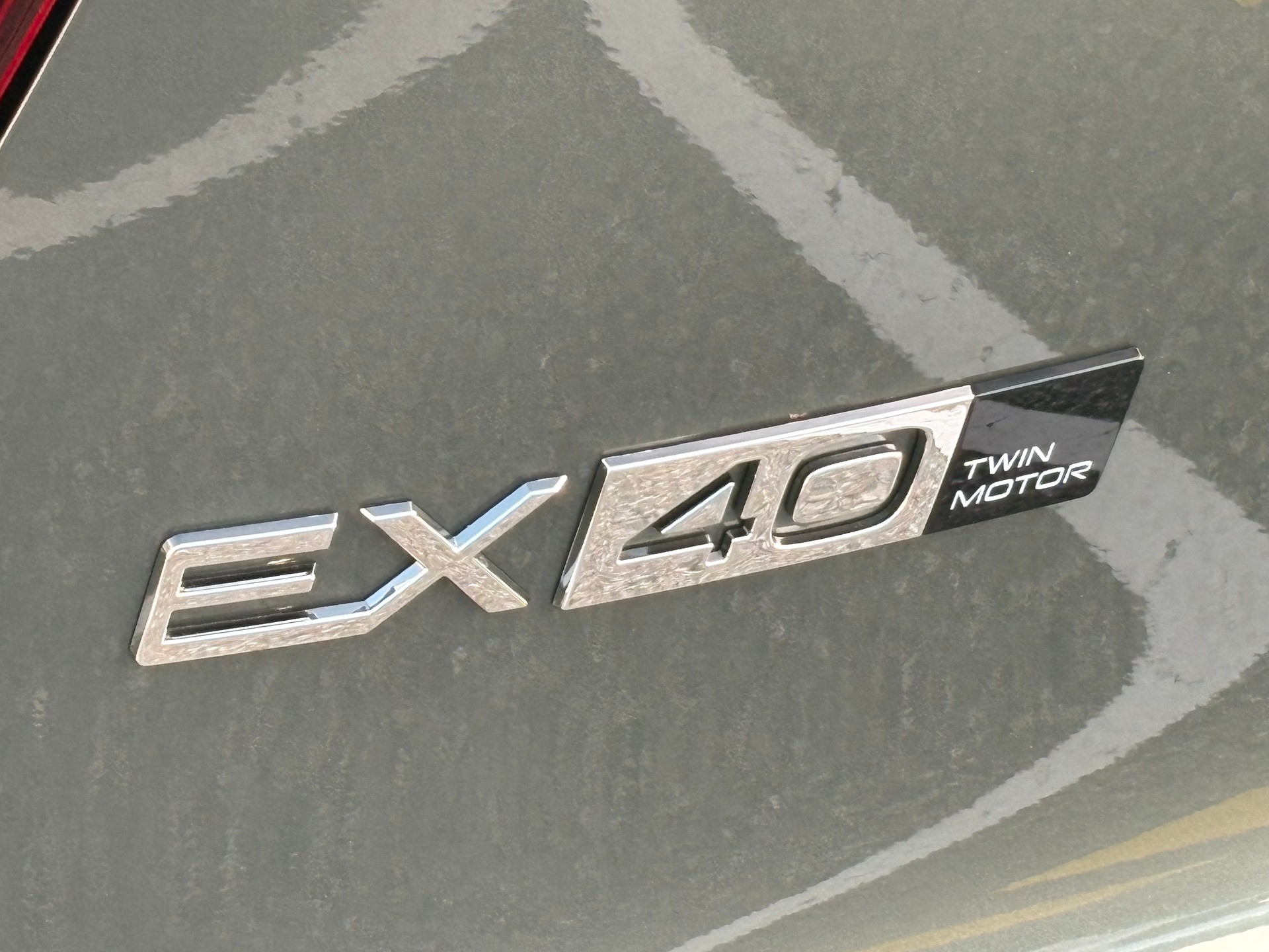 VOLVO EX40 82kWh Twin Motor AWD Ultra Xcentric Edition-image-5