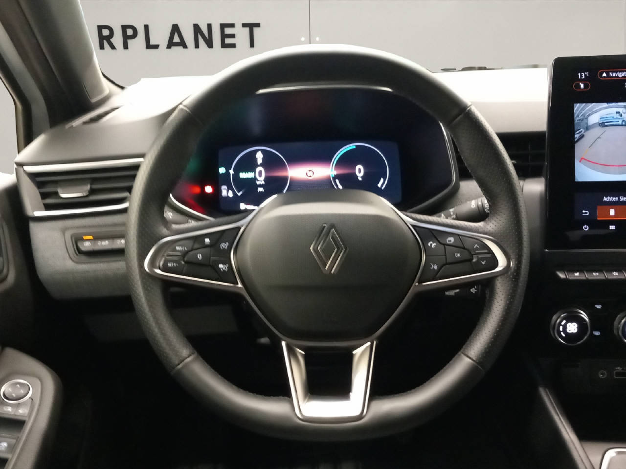 RENAULT Clio 1.6 E-Tech techno-image-5