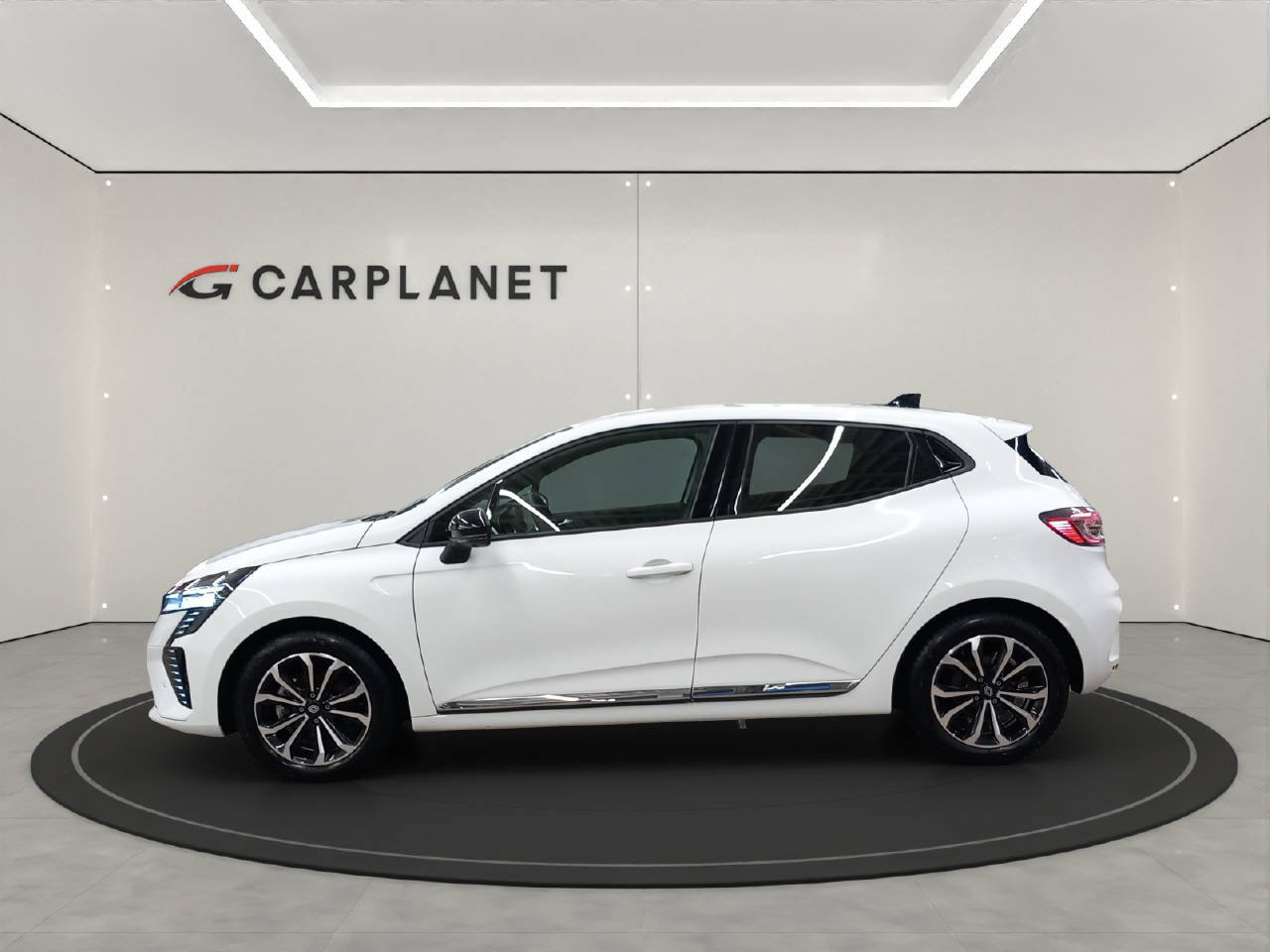 RENAULT Clio 1.6 E-Tech techno-showroom-element-1