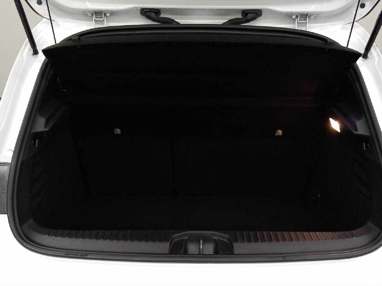RENAULT Clio 1.6 E-Tech techno-image-10