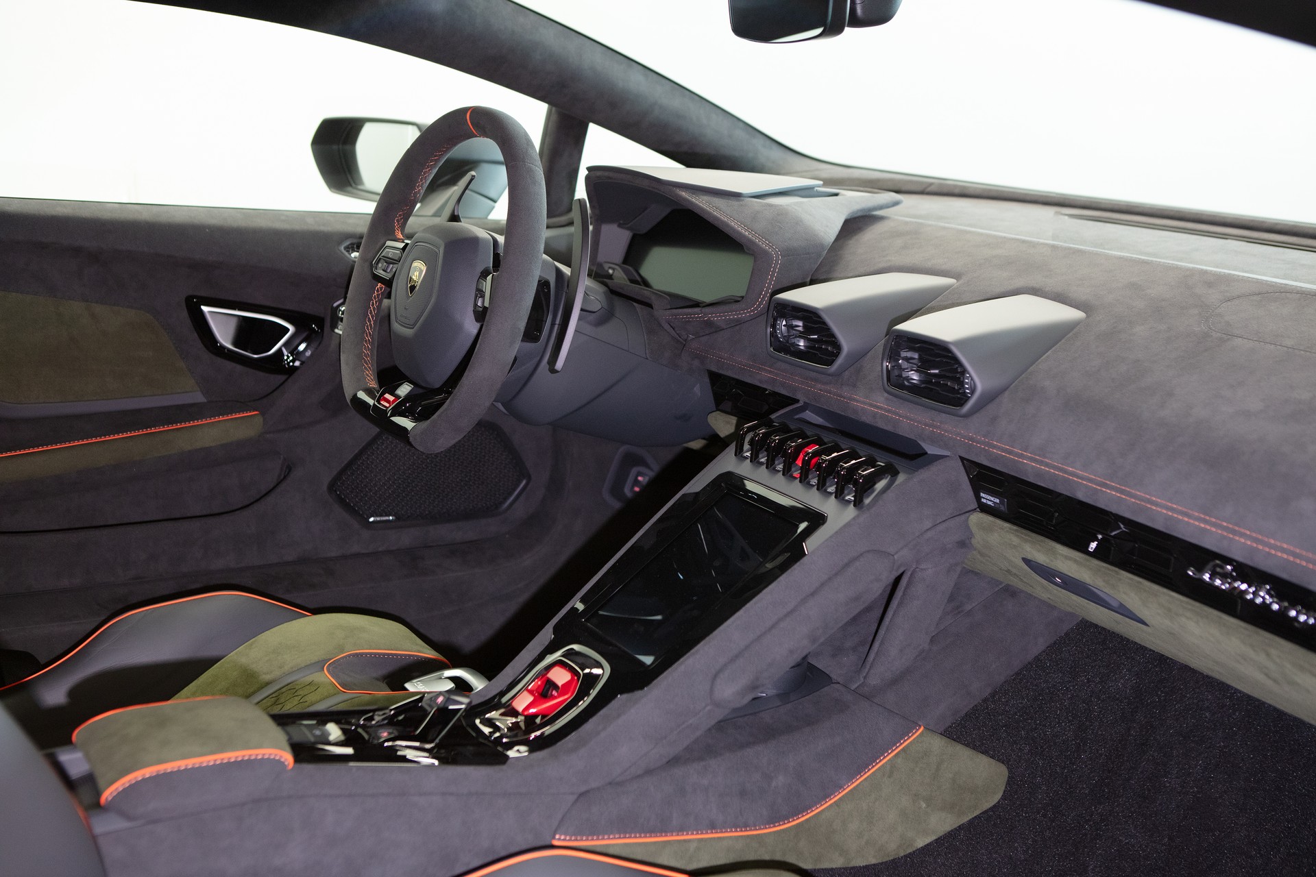 LAMBORGHINI Huracán Sterrato Coupé DCT-image-6