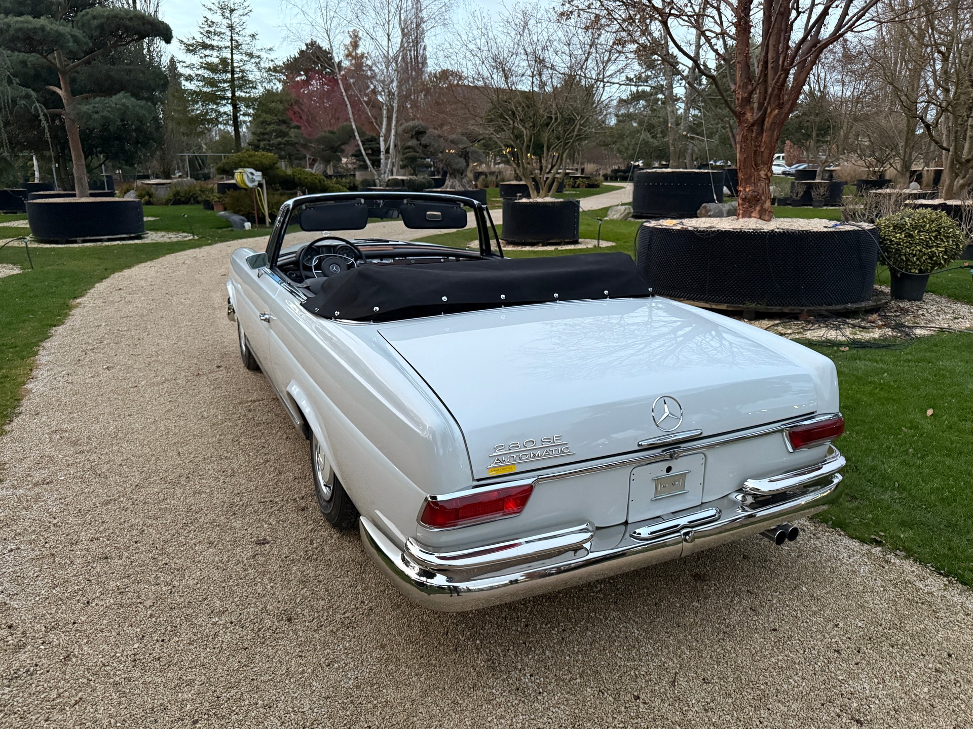 MERCEDES-BENZ 280 SE-showroom-element-2