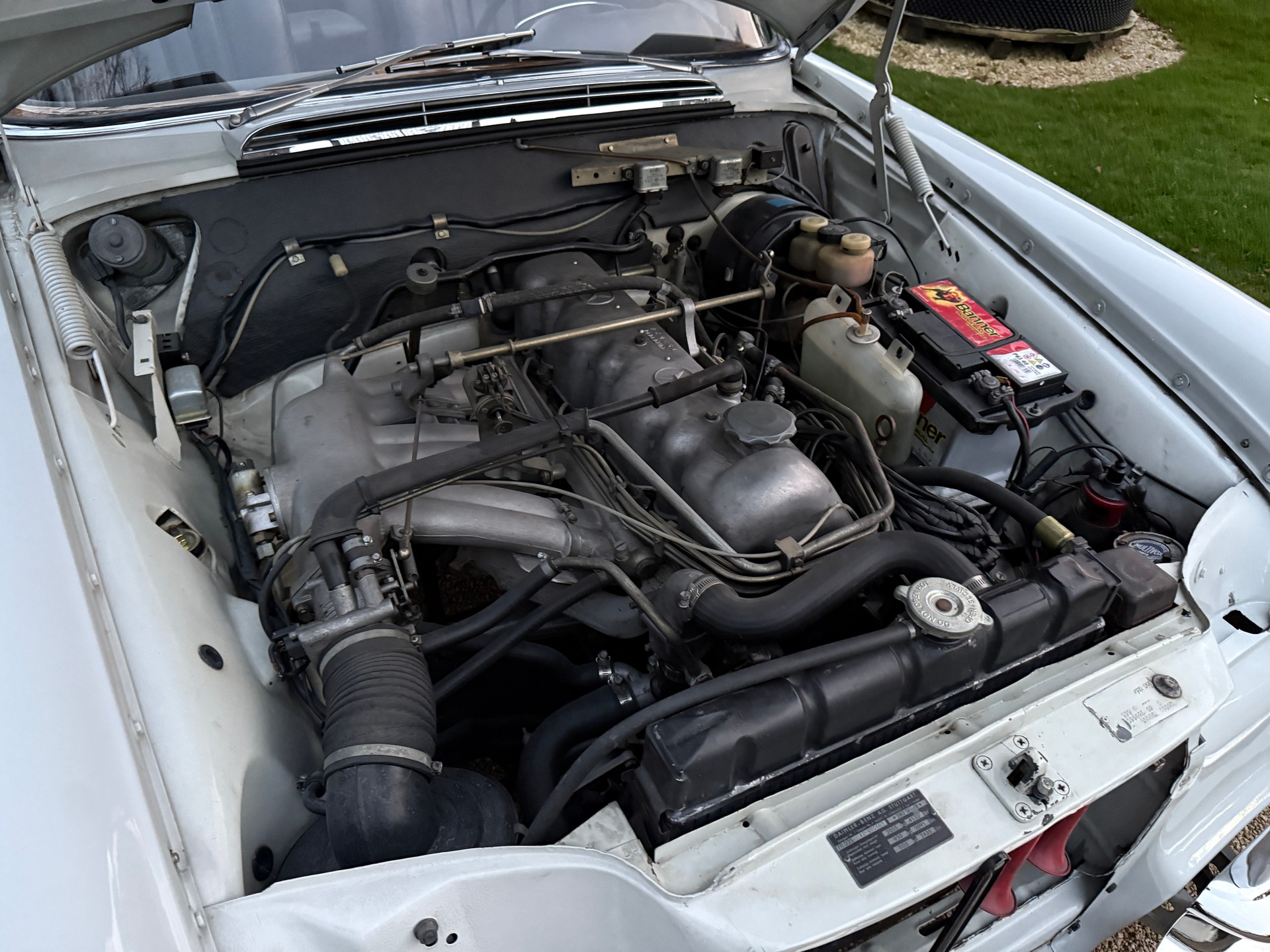 MERCEDES-BENZ 280 SE-image-14