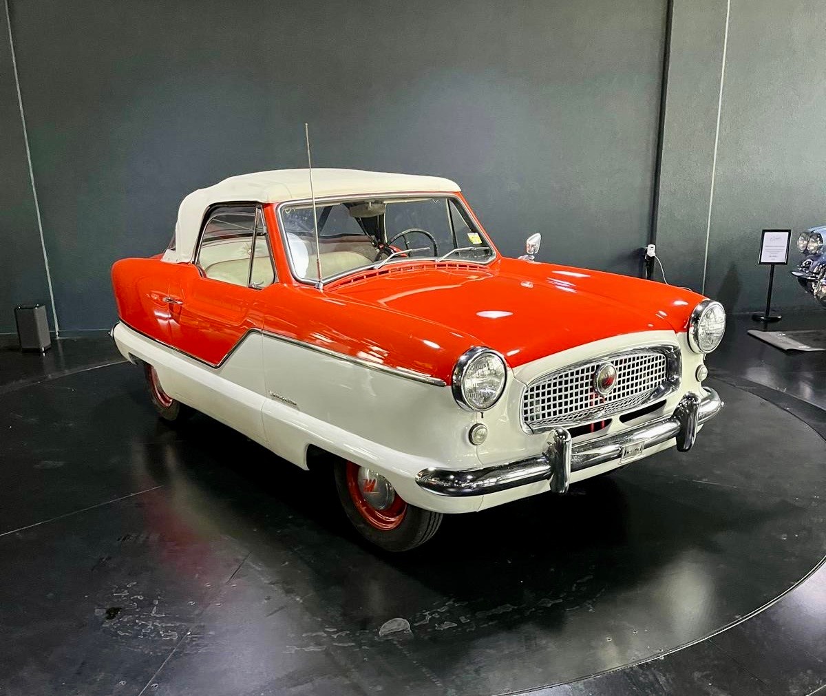 NASH Metropolitan Cabriolet-image-6