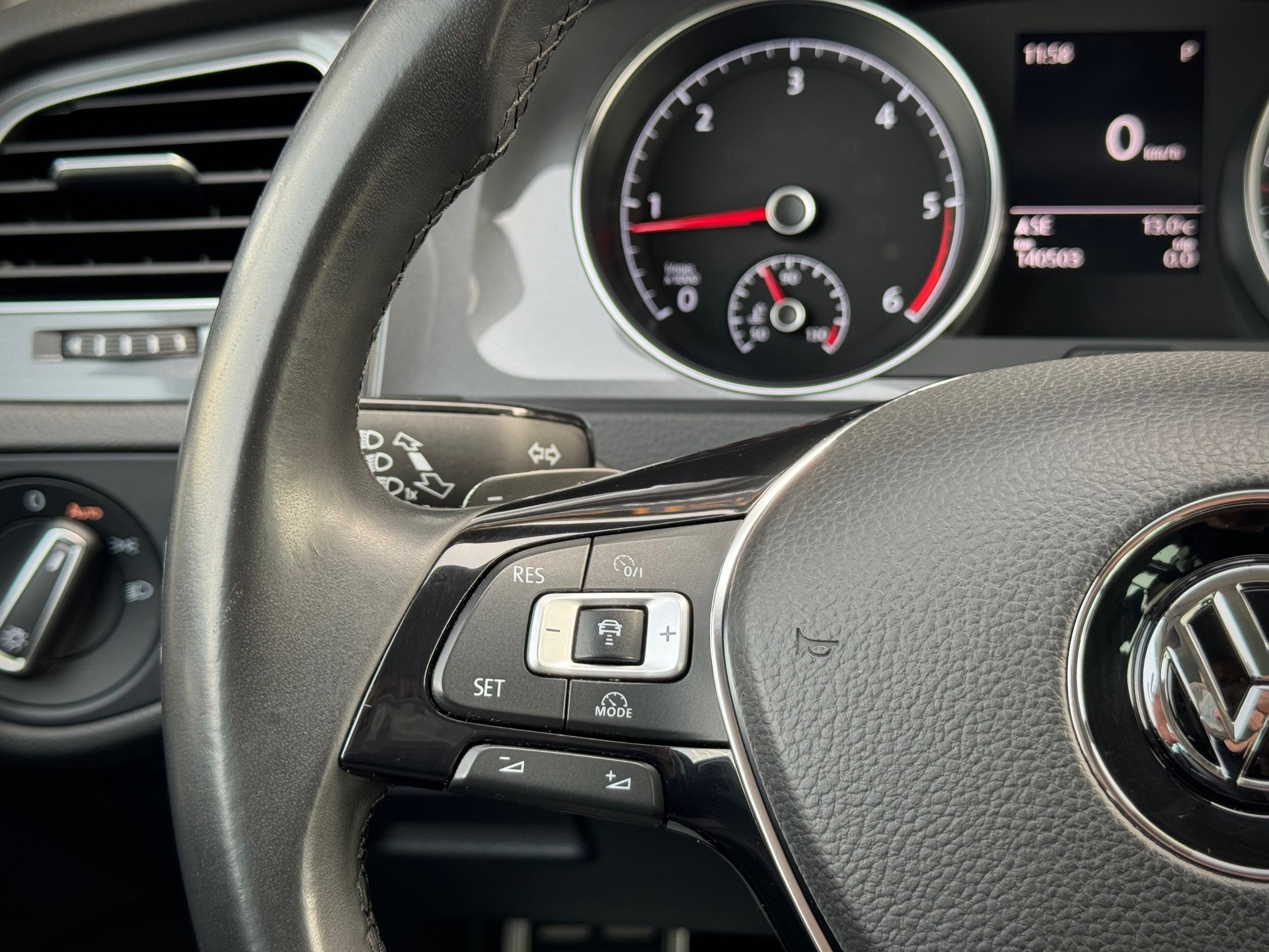 VW Golf 2.0 TDI Alltrack 4Motion - Véhicule Suisse (CH)-image-7