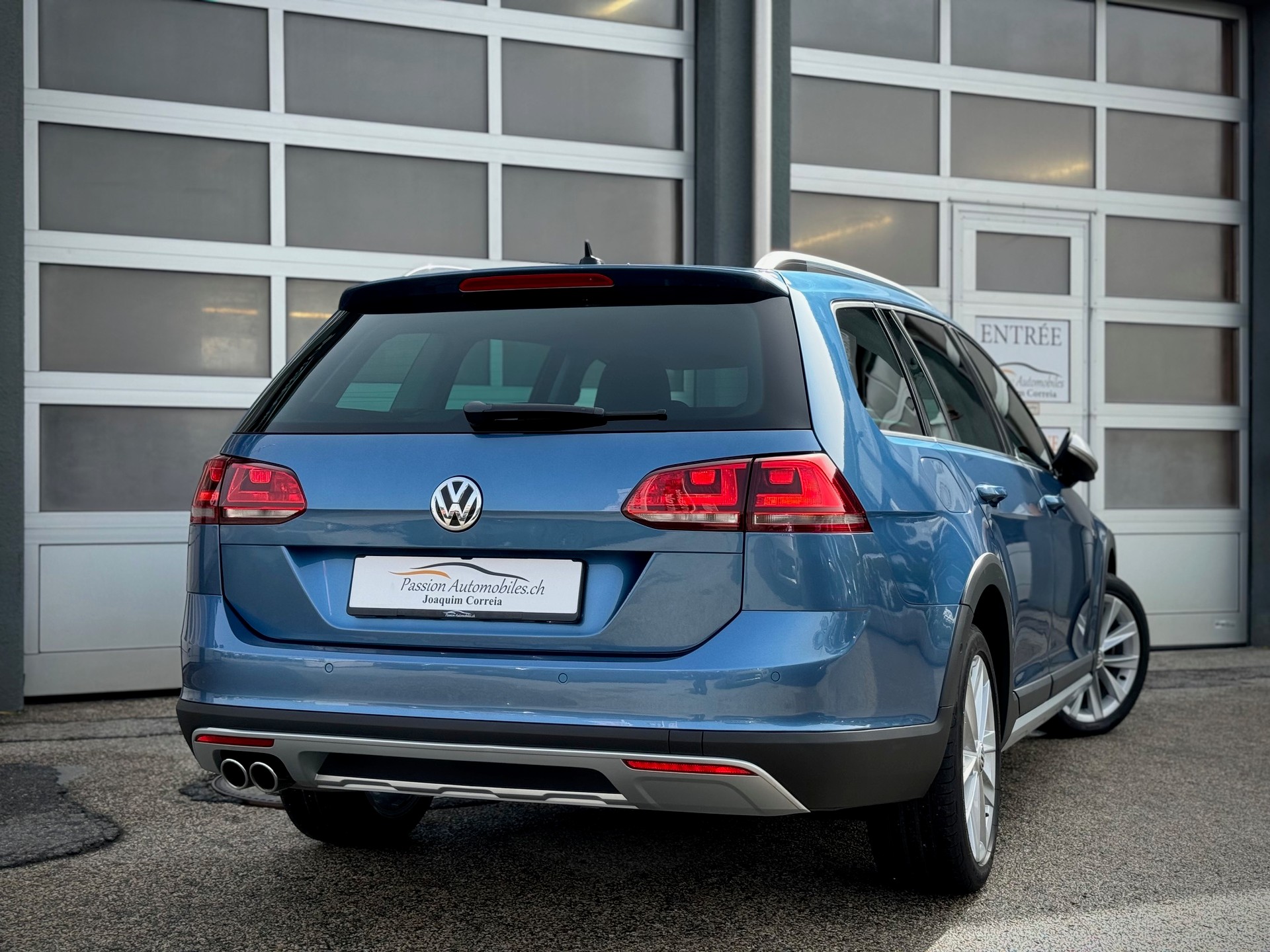 VW Golf 2.0 TDI Alltrack 4Motion - Véhicule Suisse (CH)-image-1
