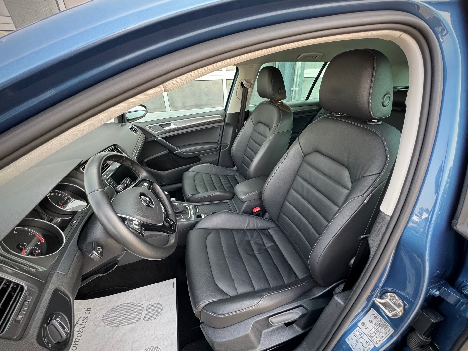 VW Golf 2.0 TDI Alltrack 4Motion - Véhicule Suisse (CH)-image-5