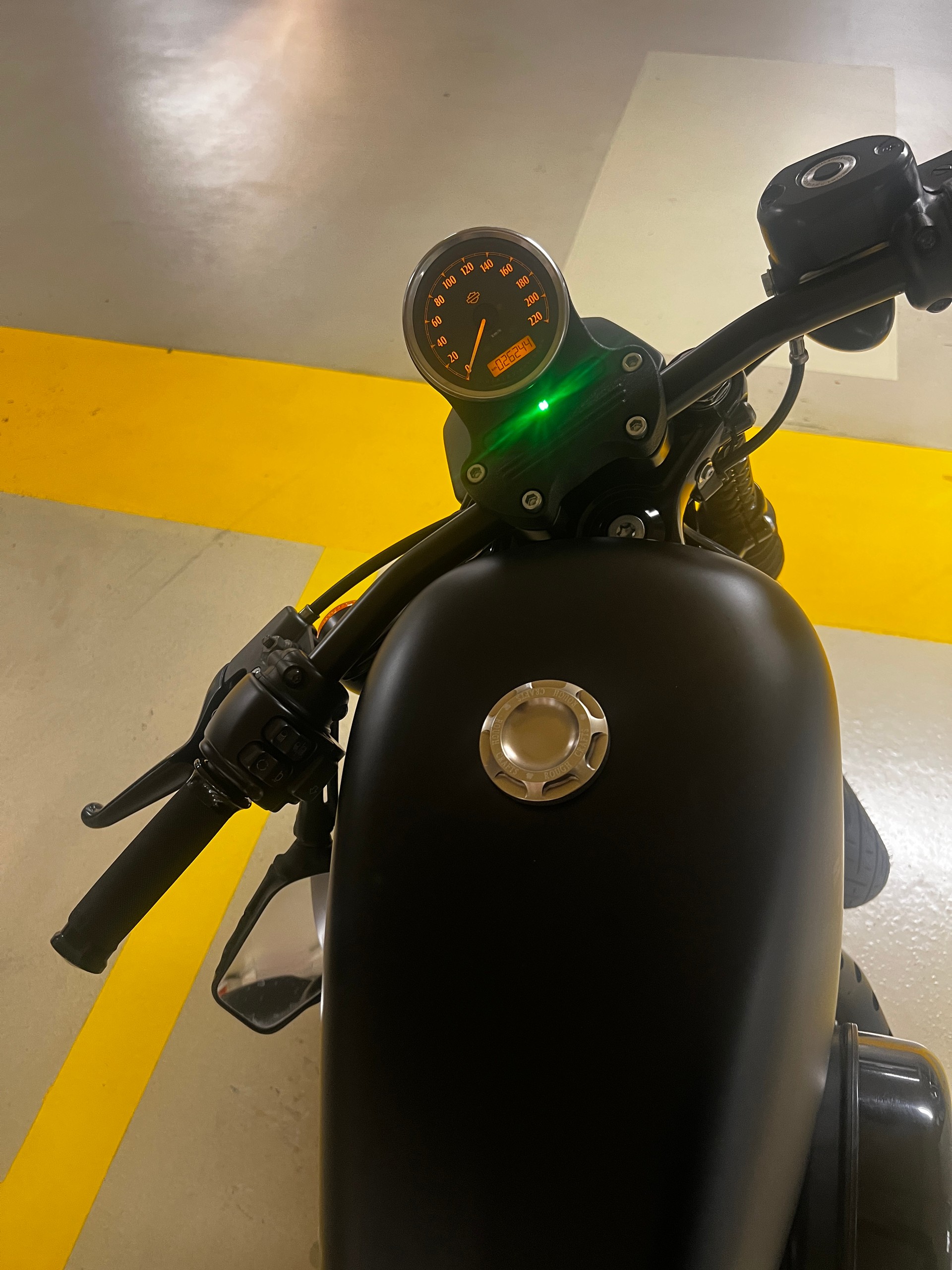 HARLEY-DAVIDSON XL 883 N Sportster Iron ABS 32kW-image-6