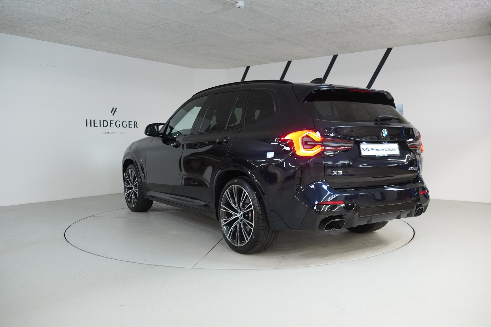 BMW X3 M40i Travel-image-4
