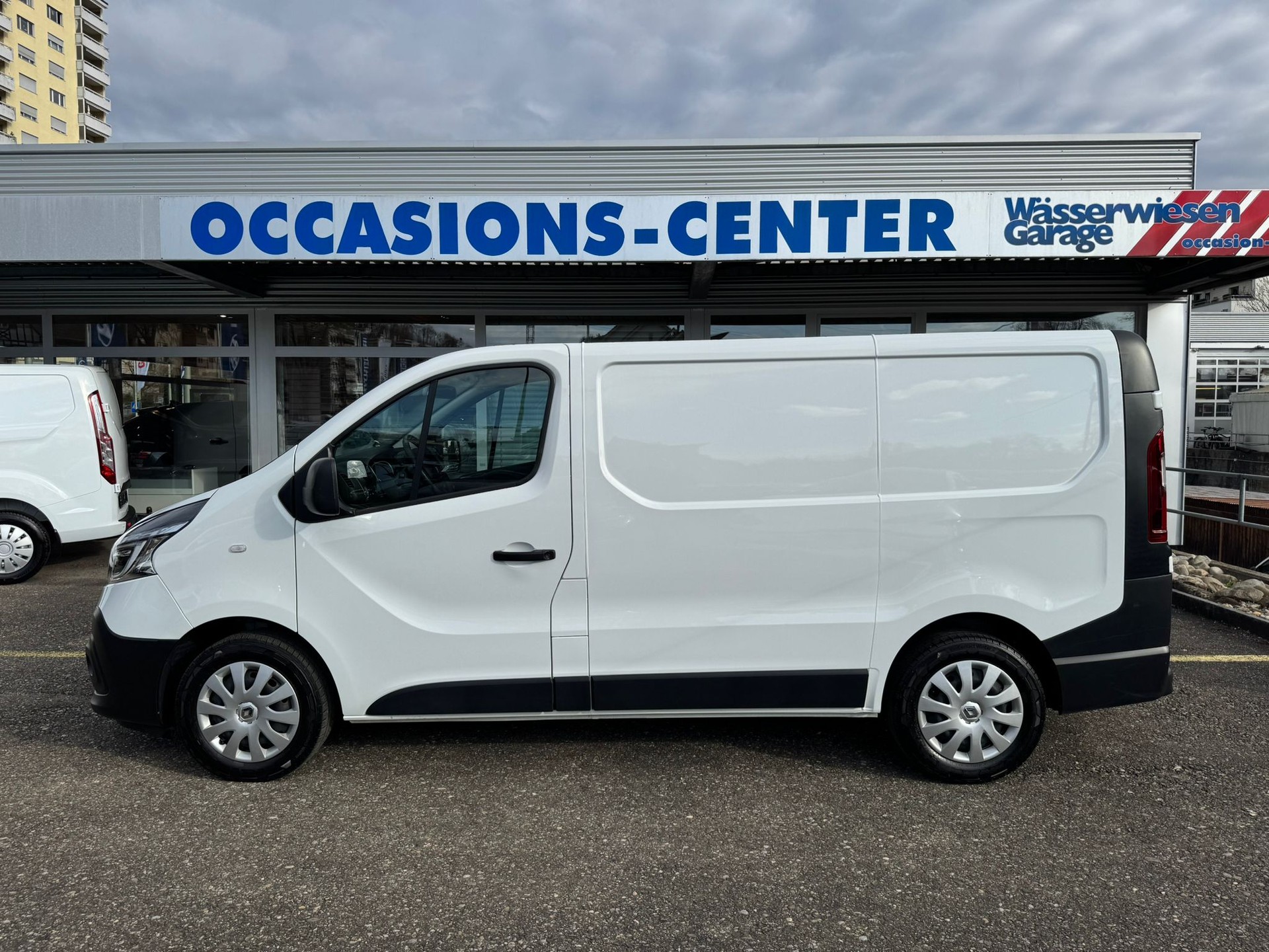 RENAULT Trafic dCi120 2.0 Bus L1H1-image-12