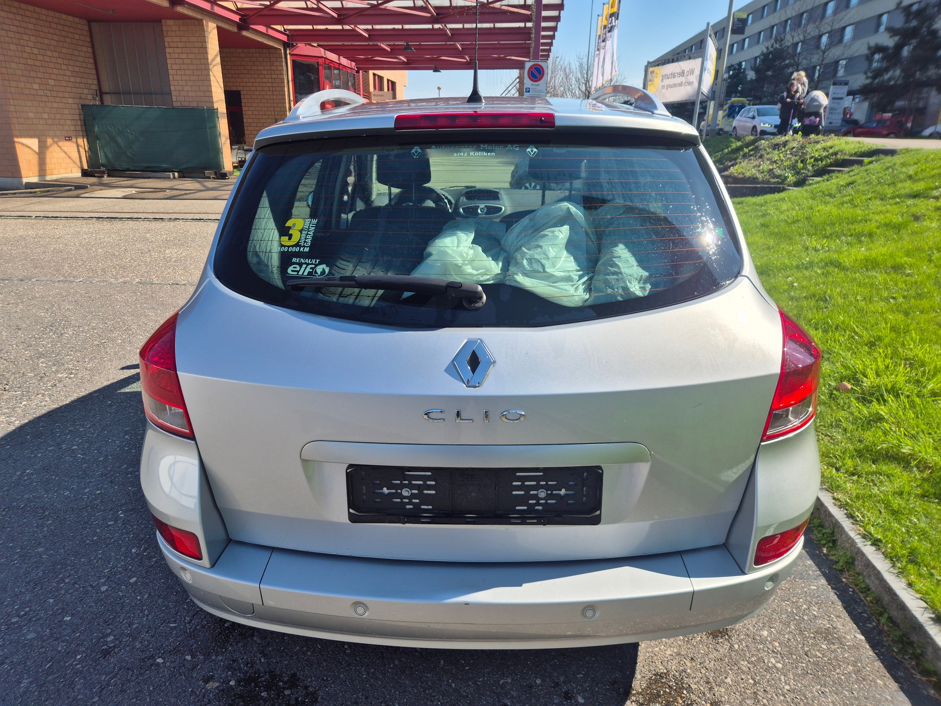 RENAULT Clio Grandtour 1.6 16V Exception Automatic-image-4