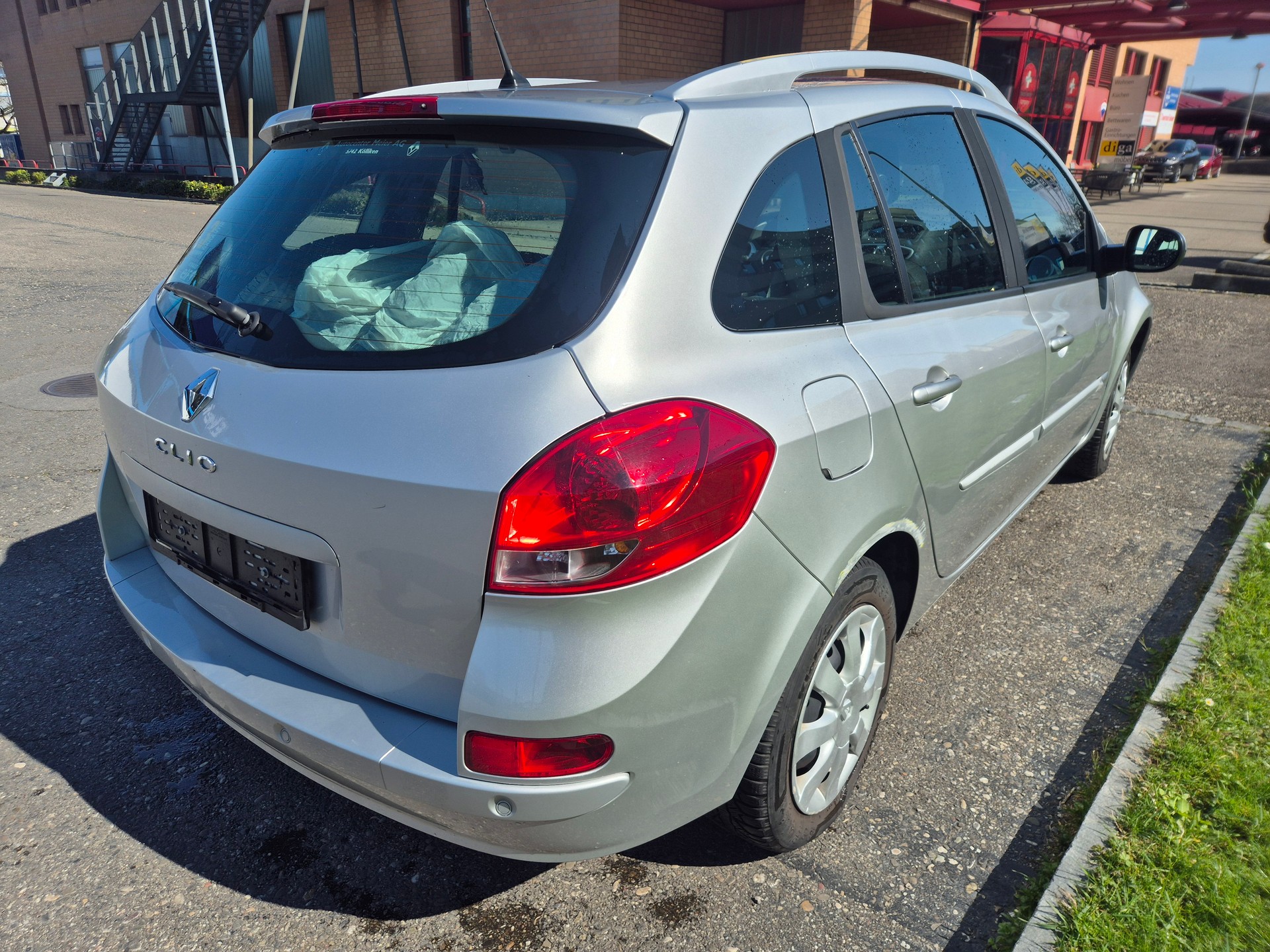 RENAULT Clio Grandtour 1.6 16V Exception Automatic-image-5