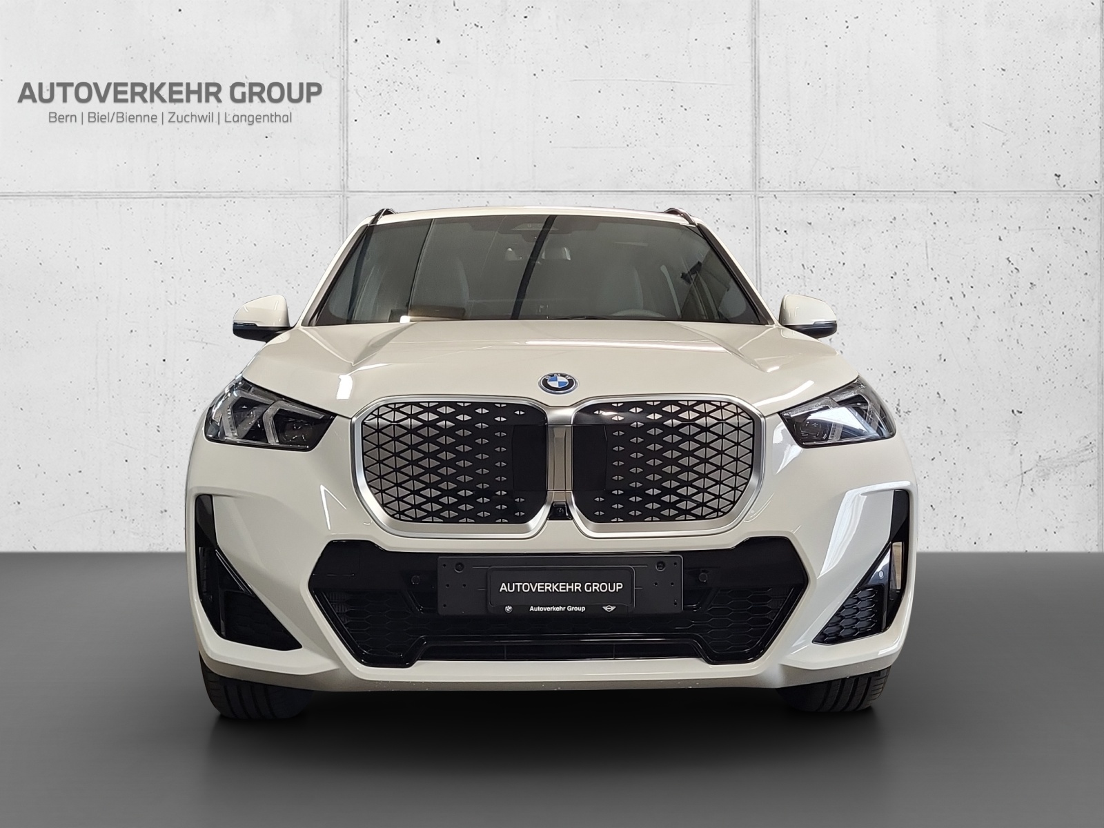 BMW iX1 eDrive 20 M Sport-showroom-element-1