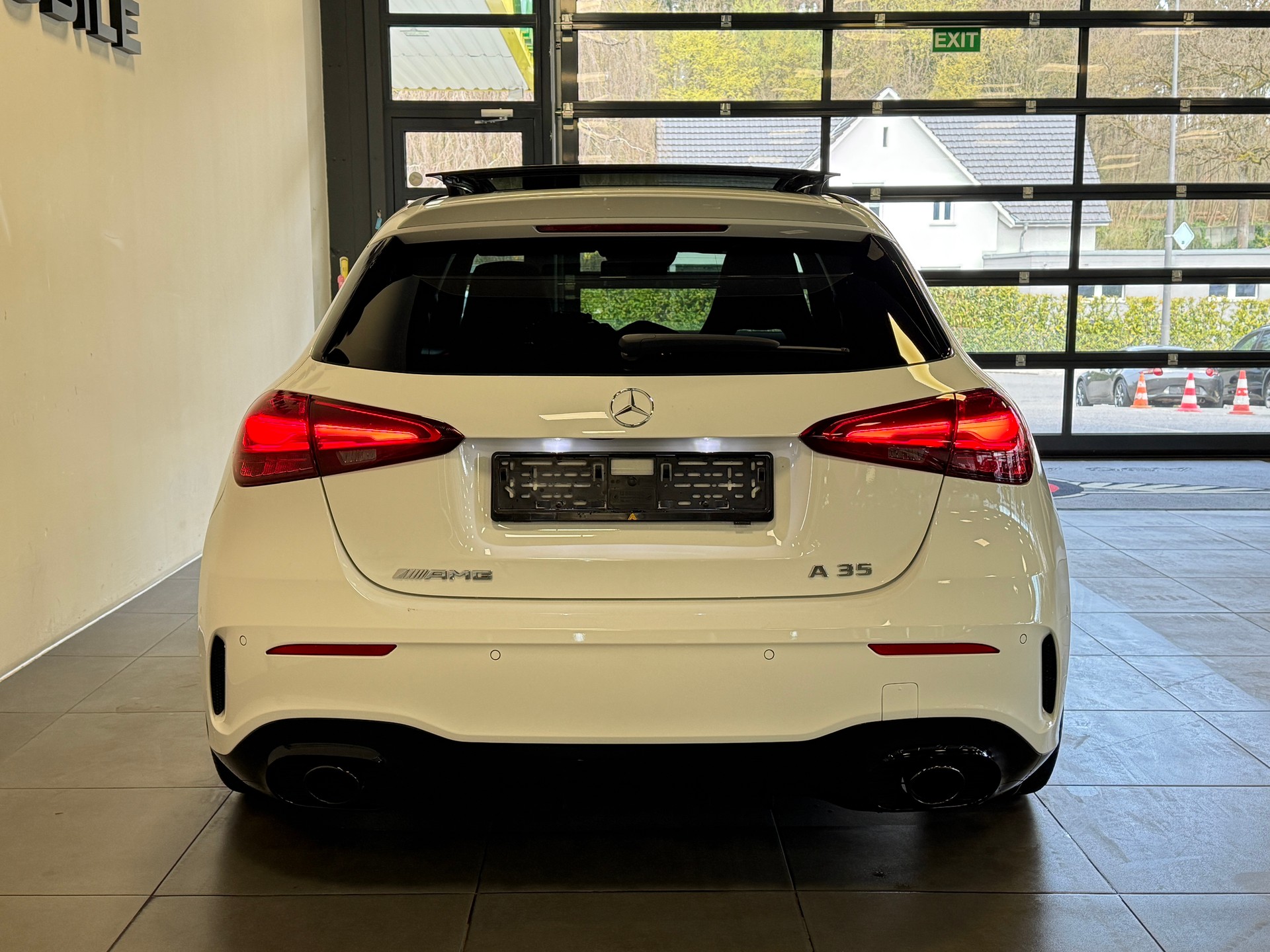 MERCEDES-BENZ A AMG 35 4Matic 8G-DCT *Facelift*-showroom-element-3