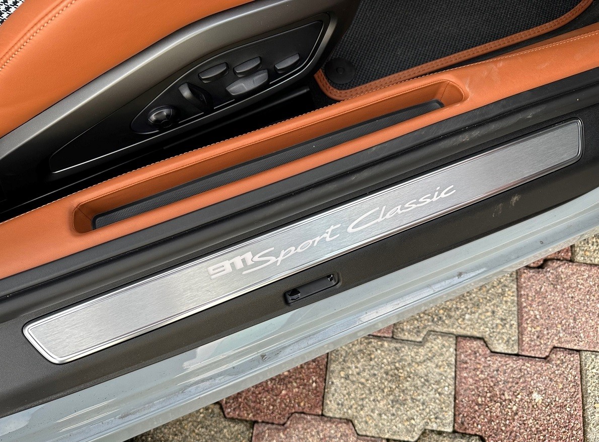 PORSCHE 911 Sport Classic PDK-image-18