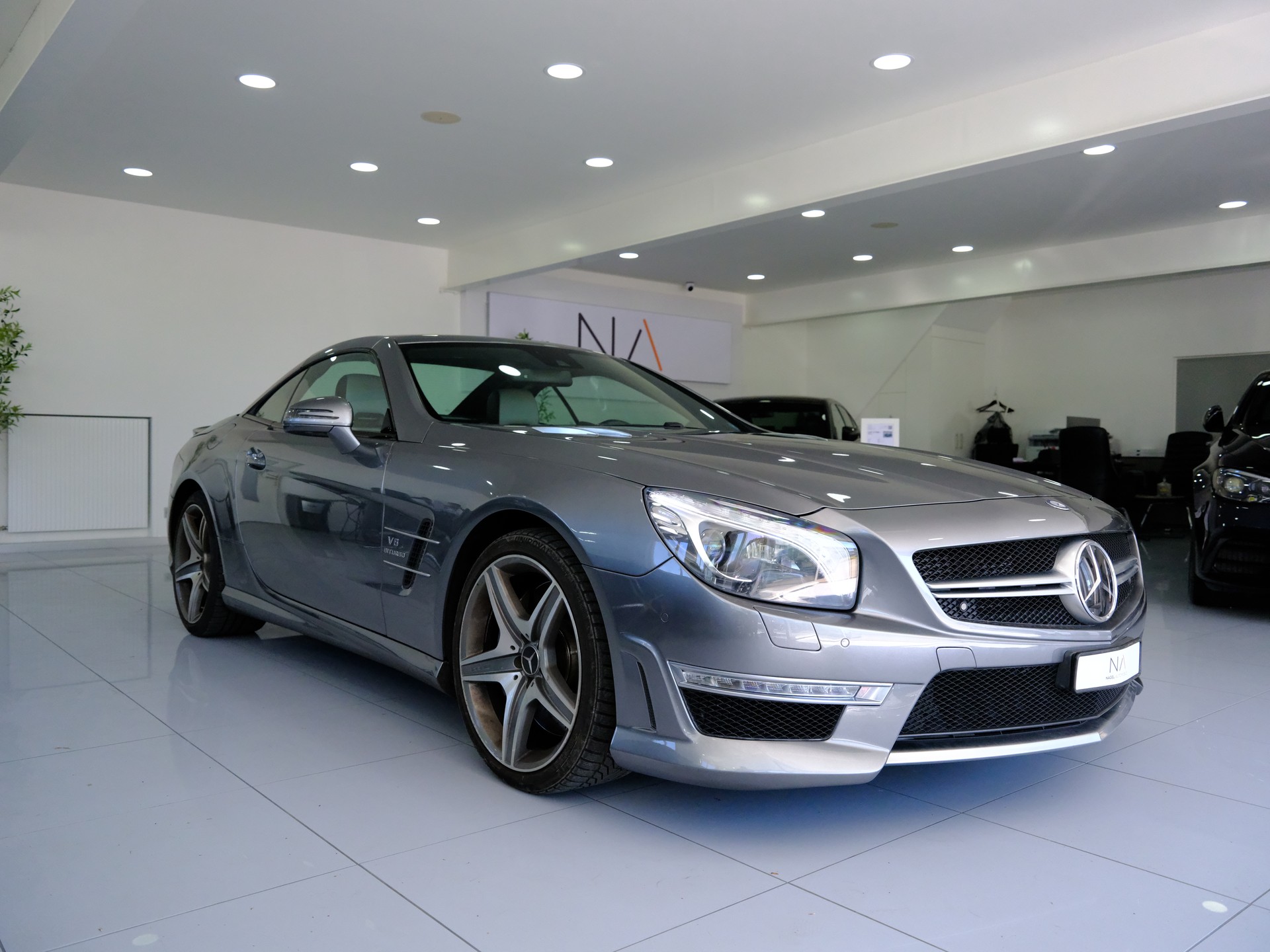 MERCEDES-BENZ SL 63 AMG Speedshift-showroom-element-1