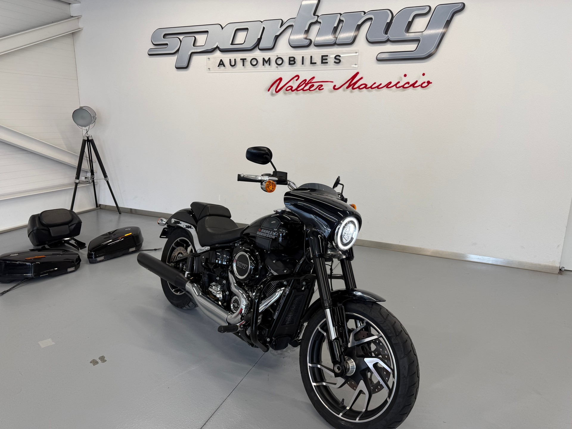 HARLEY-DAVIDSON FLSB Sport Glide 107-image-1