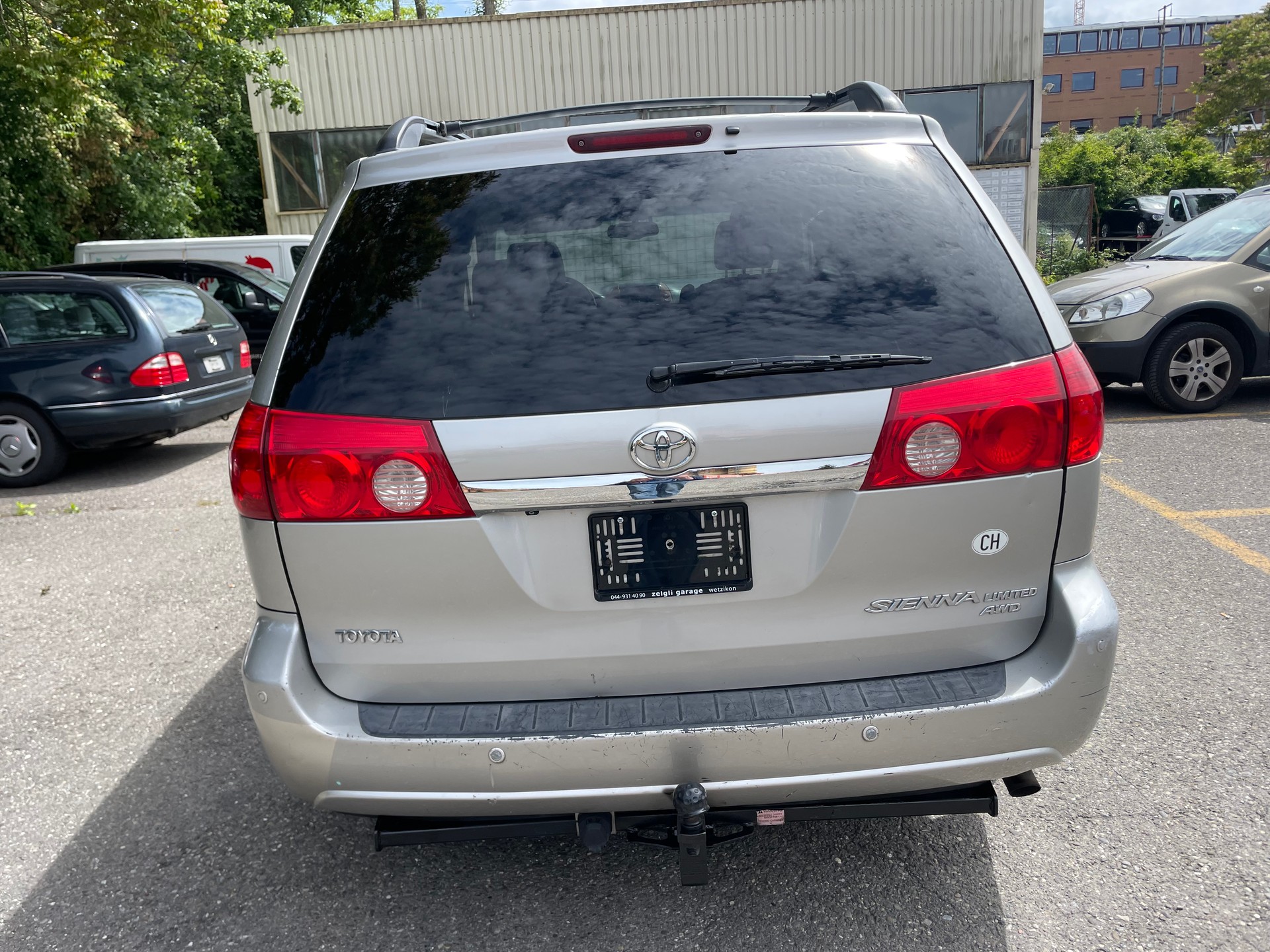 TOYOTA Limited-image-4