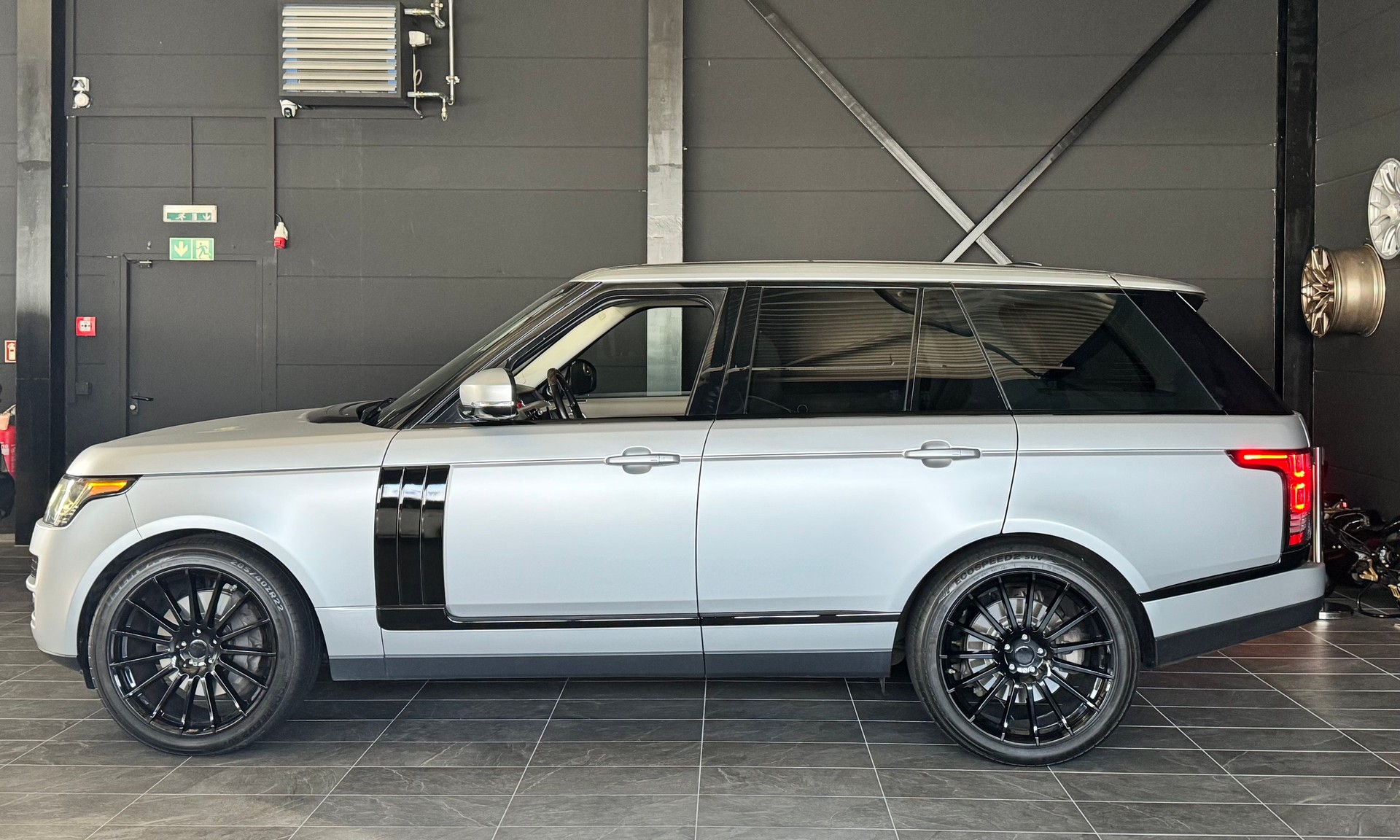 LAND ROVER Range Rover 4.4 SDV8 Vogue Automatic 🏖️SOMMER-AKTION!🏖️-image-1