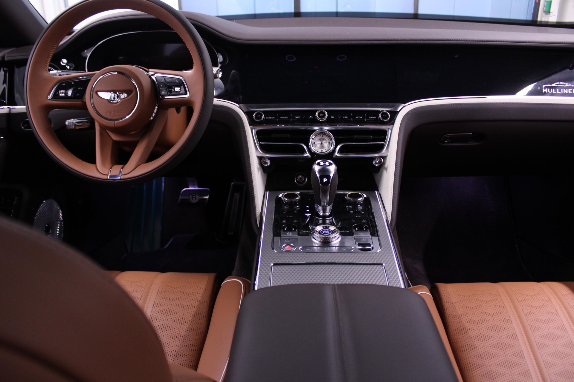 BENTLEY Flying Spur 4.0 V8 Mulliner-image-17