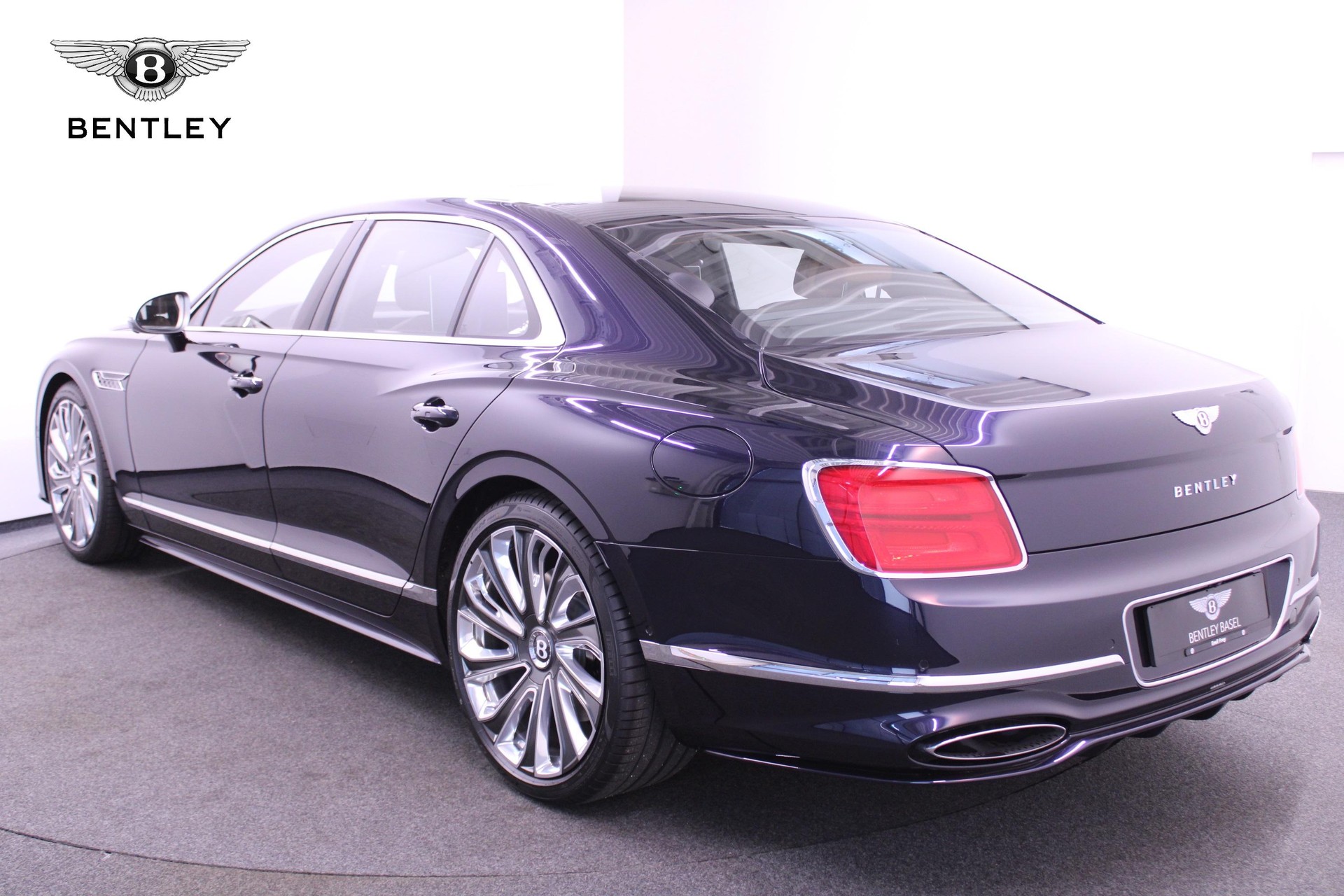 BENTLEY Flying Spur 4.0 V8 Mulliner-showroom-element-3