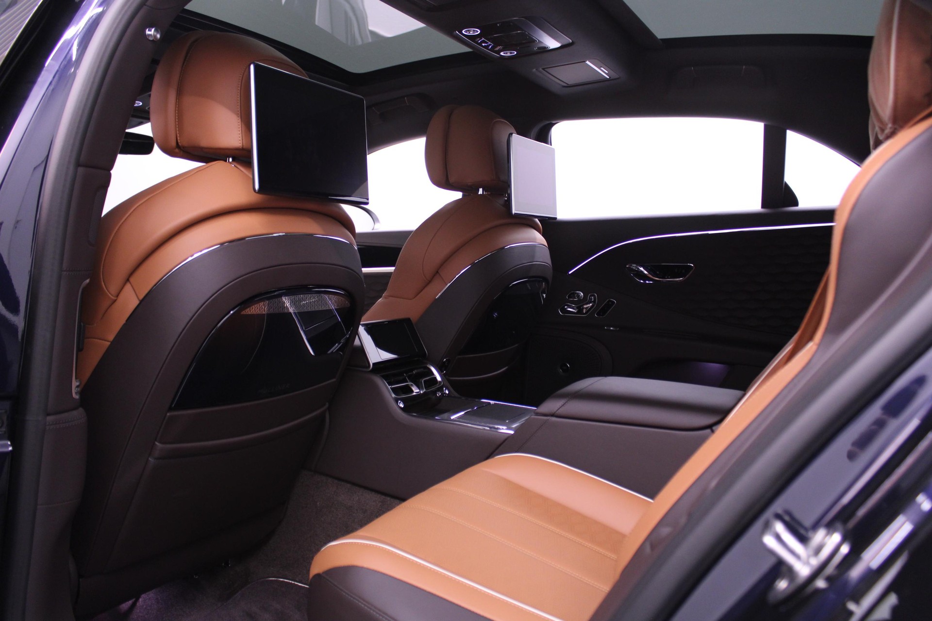BENTLEY Flying Spur 4.0 V8 Mulliner-image-15