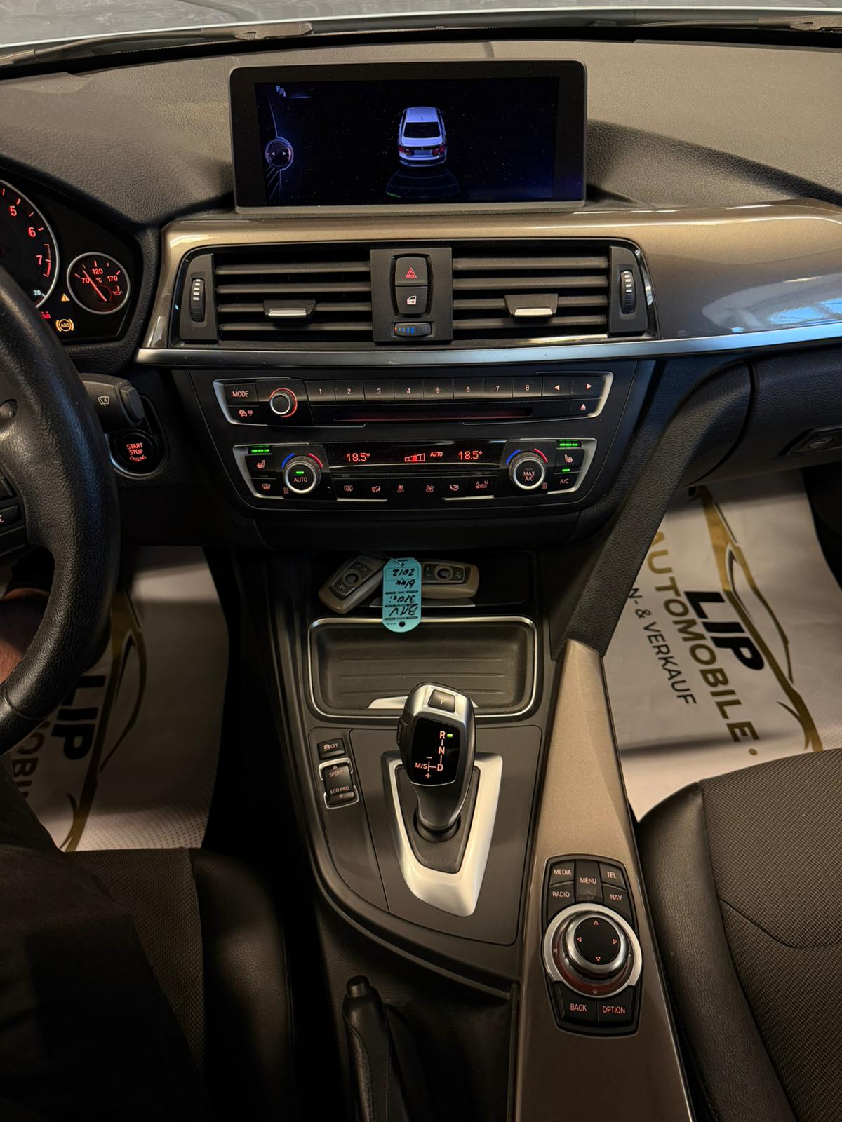 BMW 320i xDrive Modern Line Steptronic-image-11