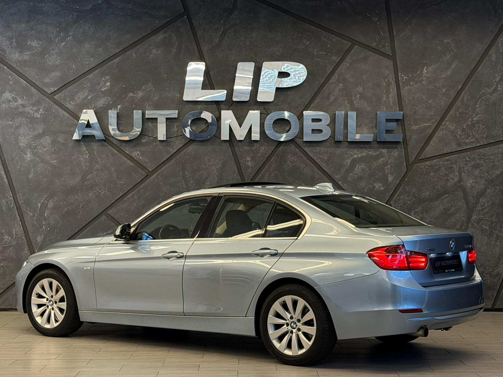 BMW 320i xDrive Modern Line Steptronic-image-7