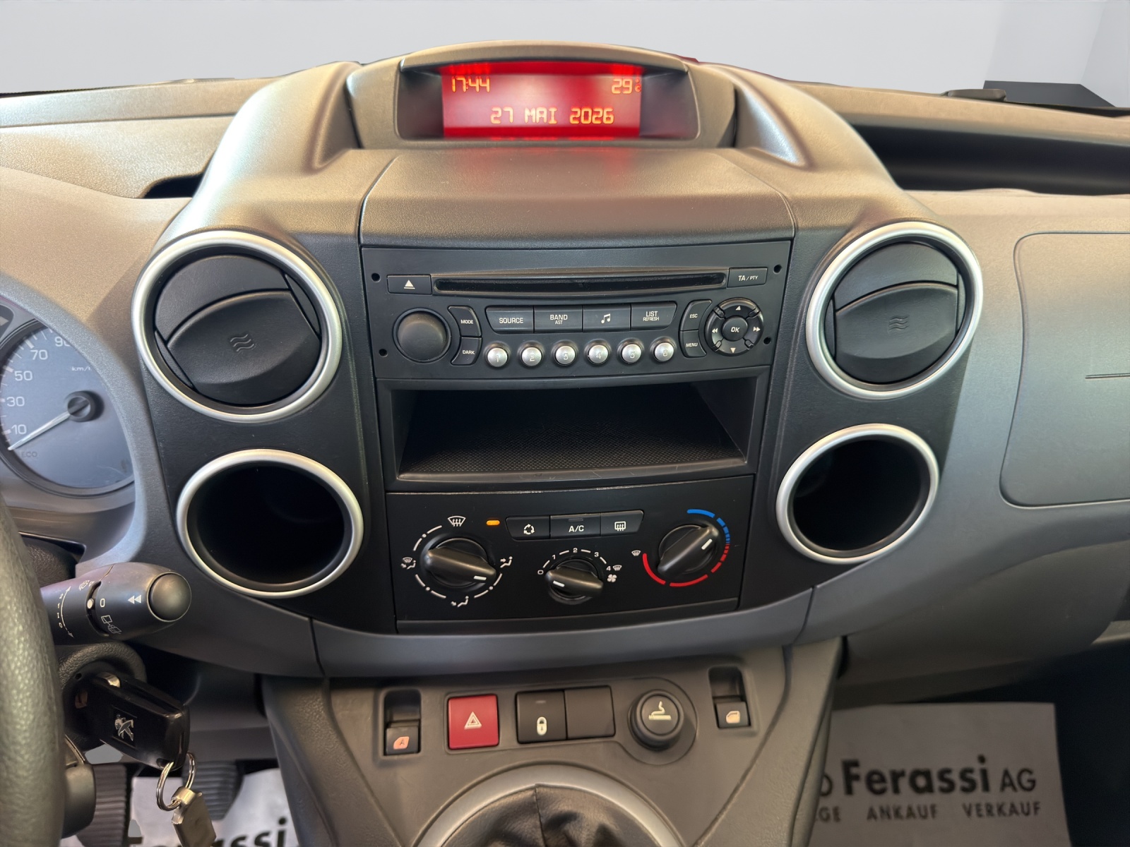 PEUGEOT Partner 1.6 e-HDI Active-image-18