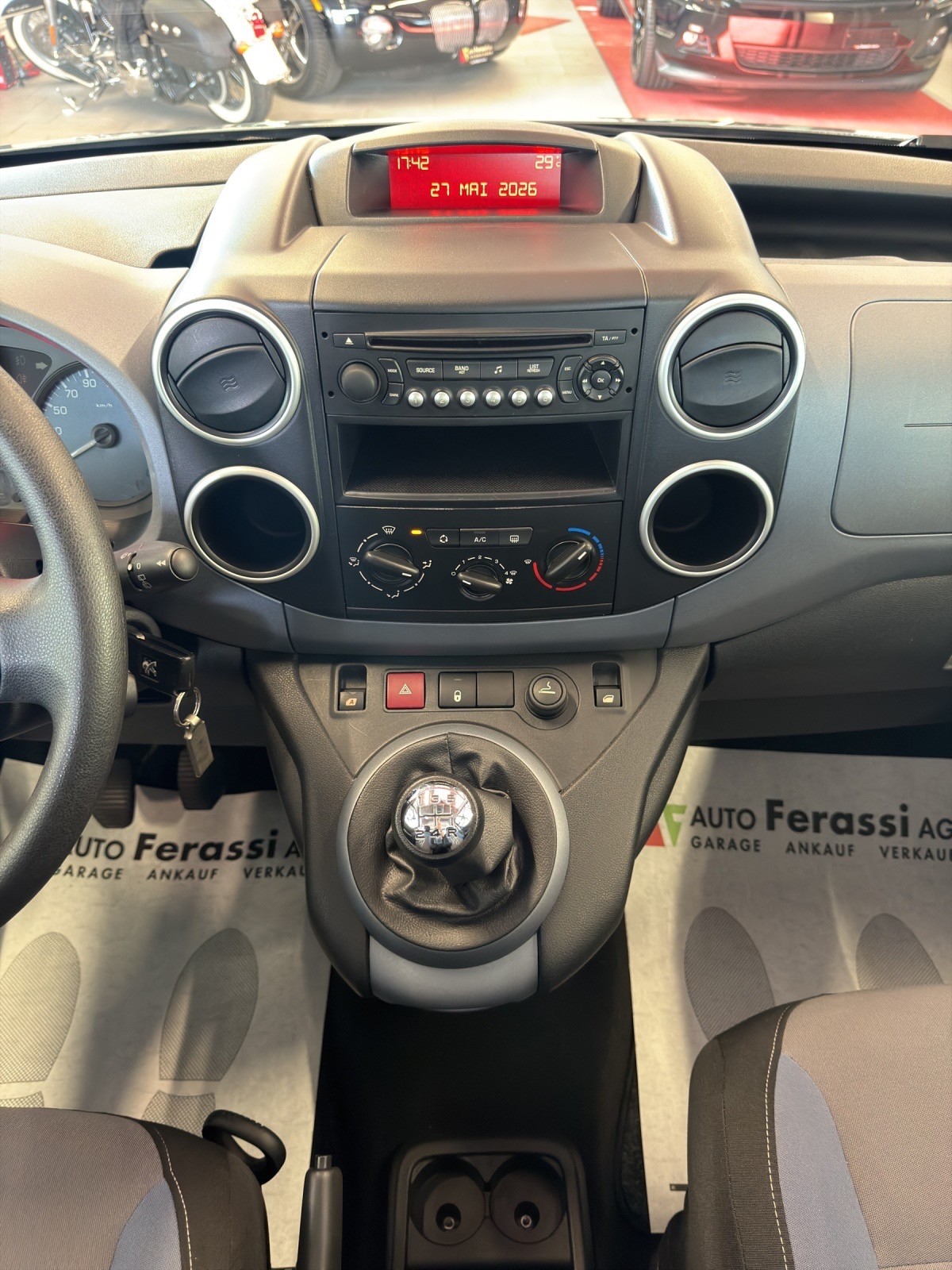 PEUGEOT Partner 1.6 e-HDI Active-image-15