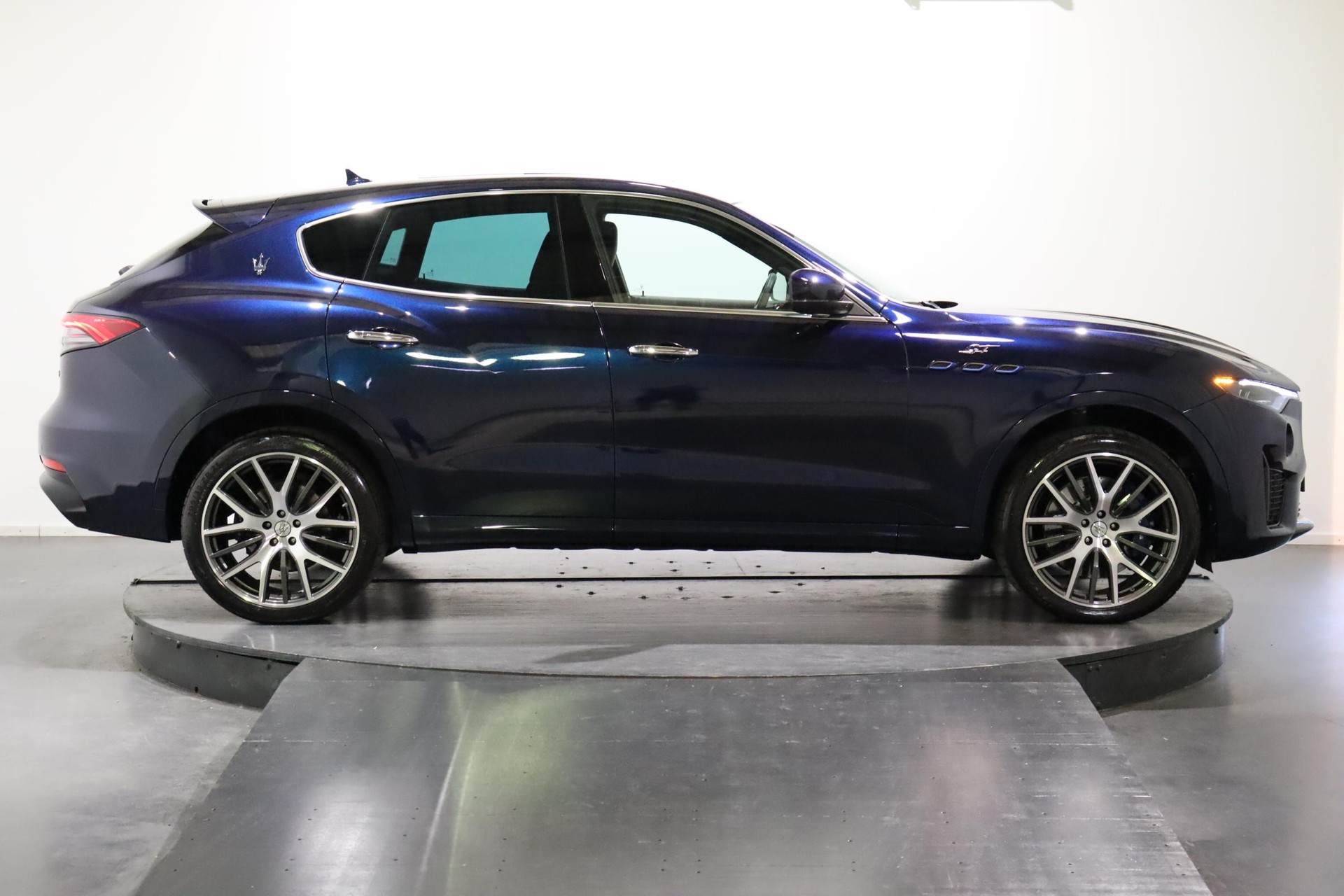 MASERATI Levante 2.0 Hybrid GT-showroom-element-2