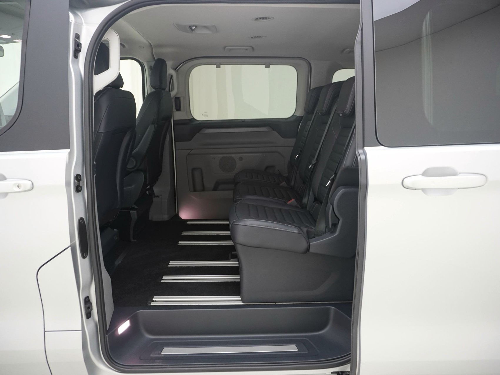 FORD Tourneo Custom 320 L2 2.0 TDCI 4x4 Titanium X-image-10