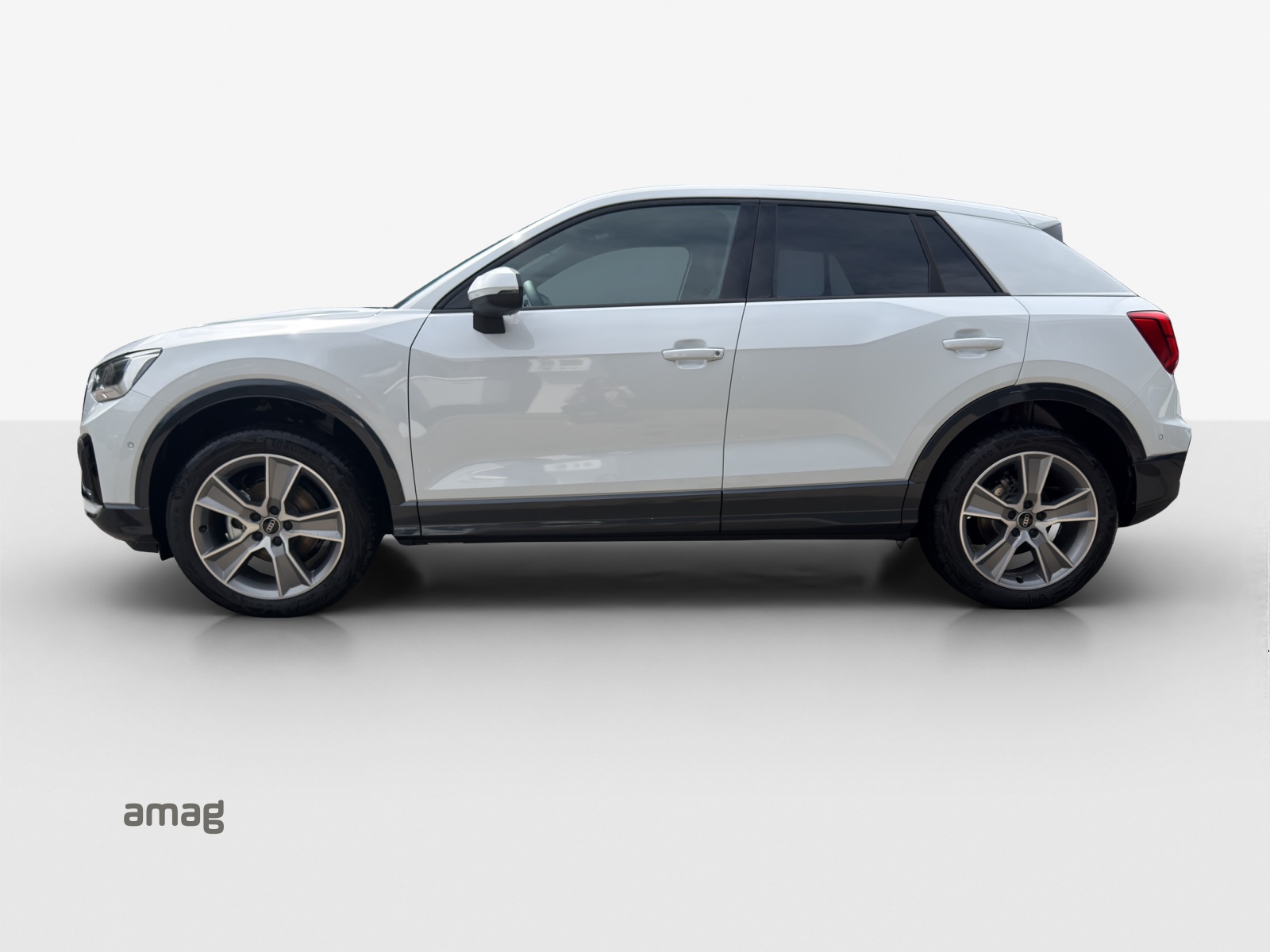 AUDI Q2 35 TFSI advanced S-tronic-showroom-element-1