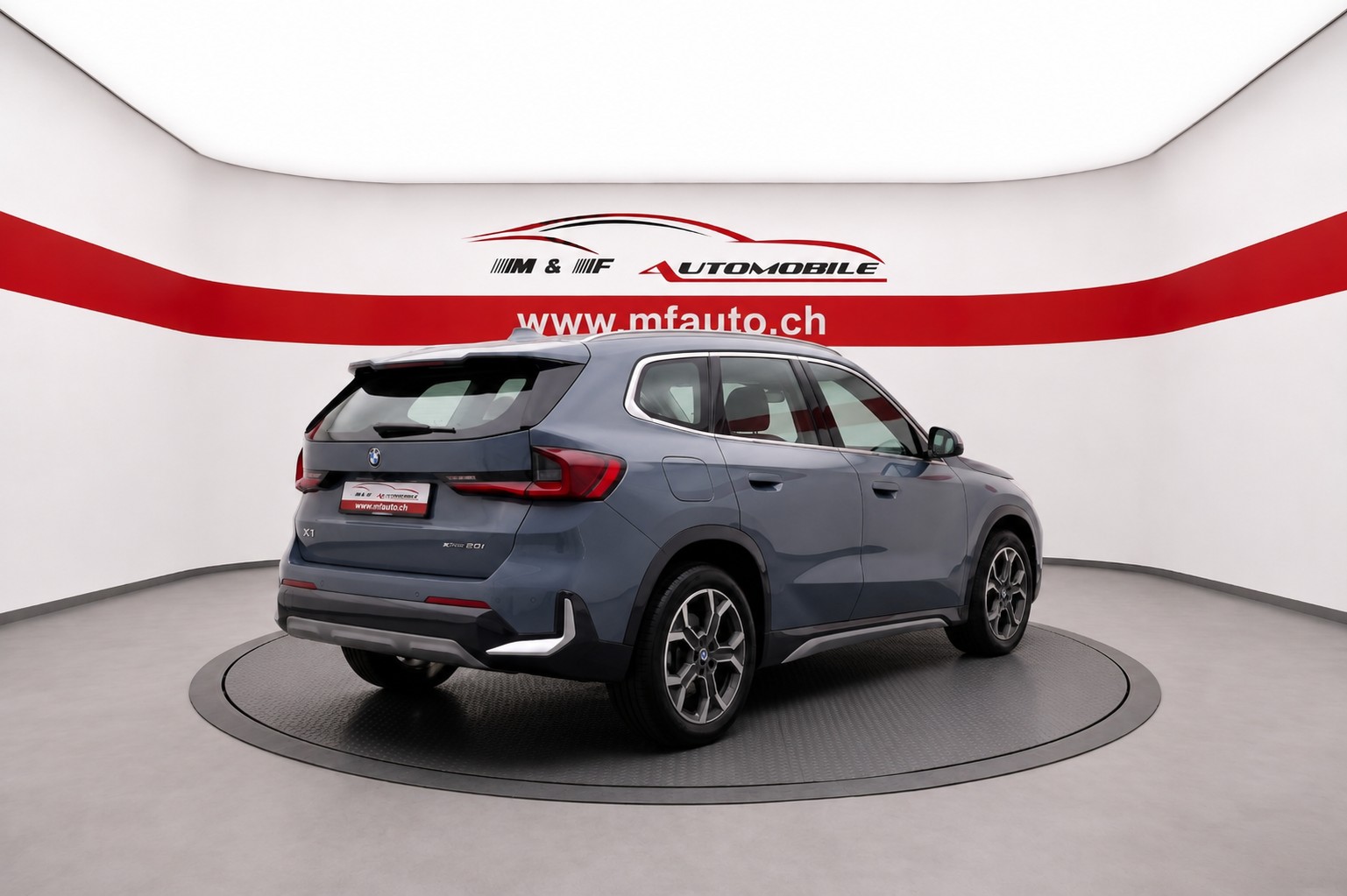 BMW X1 20d xDrive CH FAHRZEUG-image-5