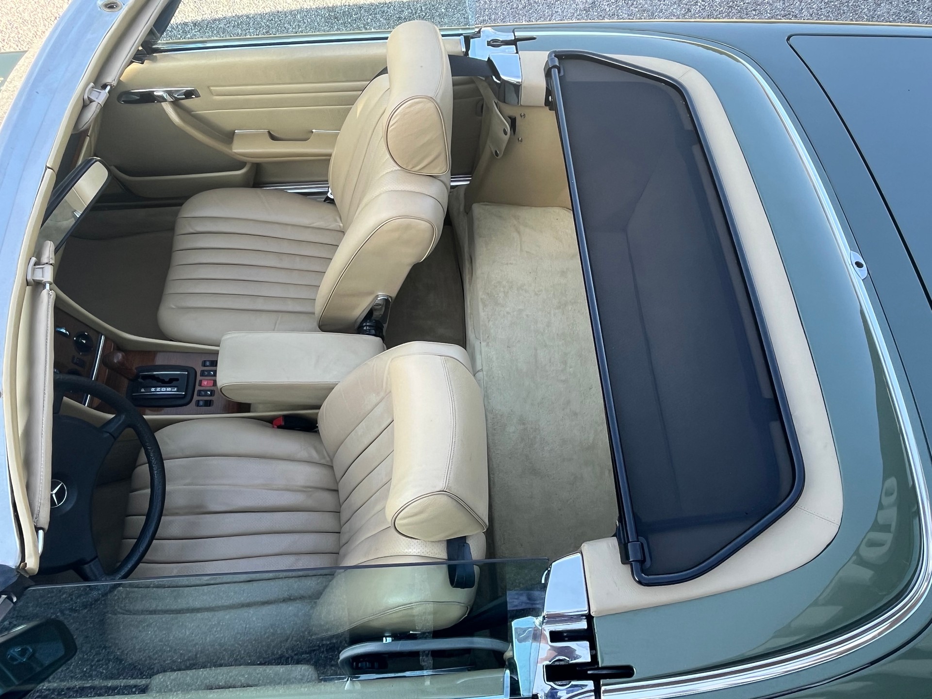 MERCEDES-BENZ R107-image-7